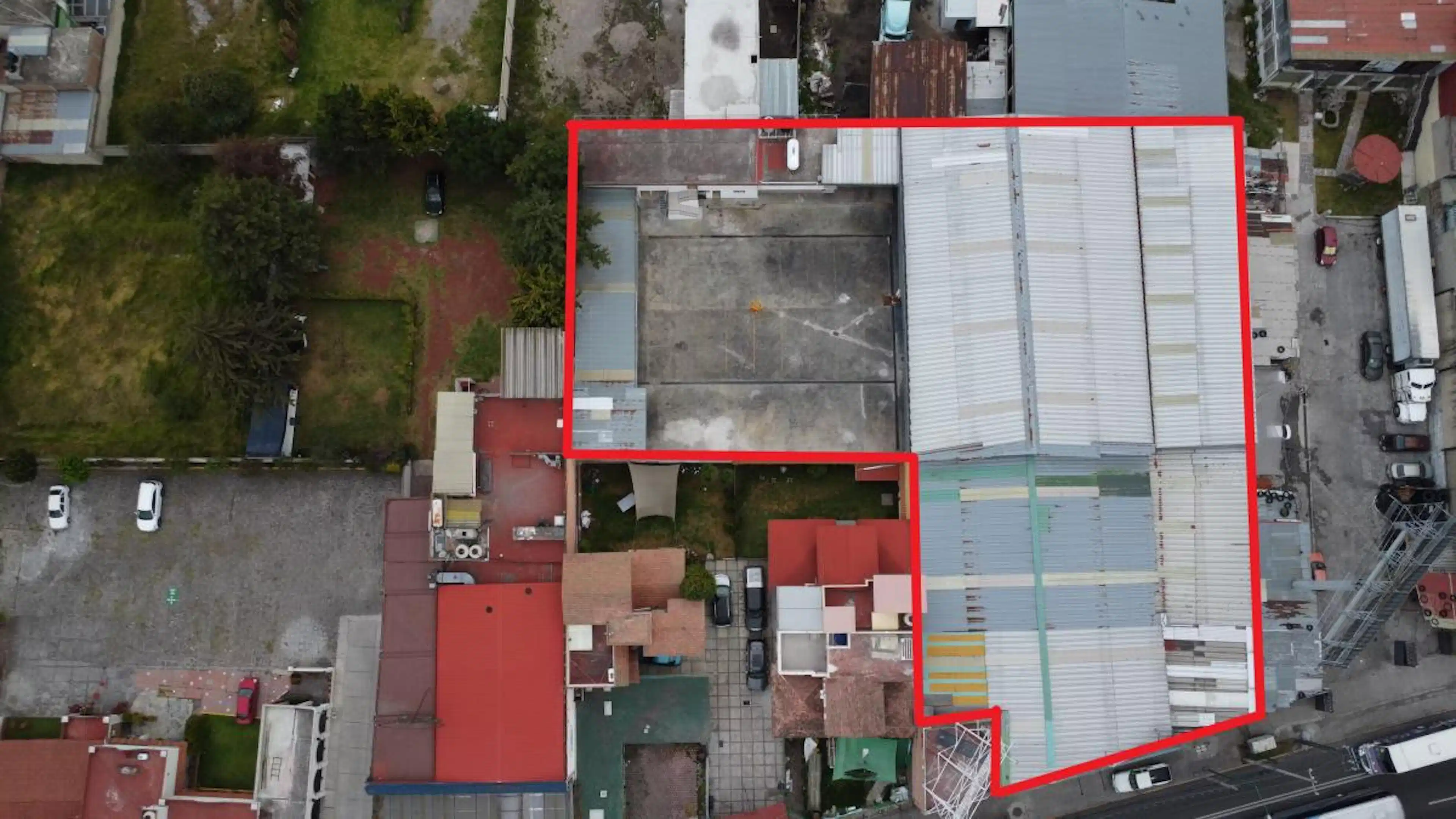 RENTA DE BODEGA SOBRE AV LAS TORRES CASI ESQUINA CON DIAZ MIRON