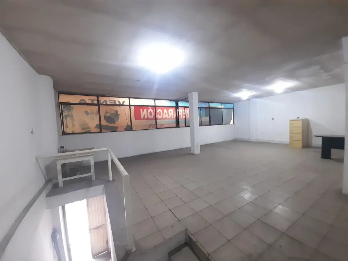 Local Comercial Spot2