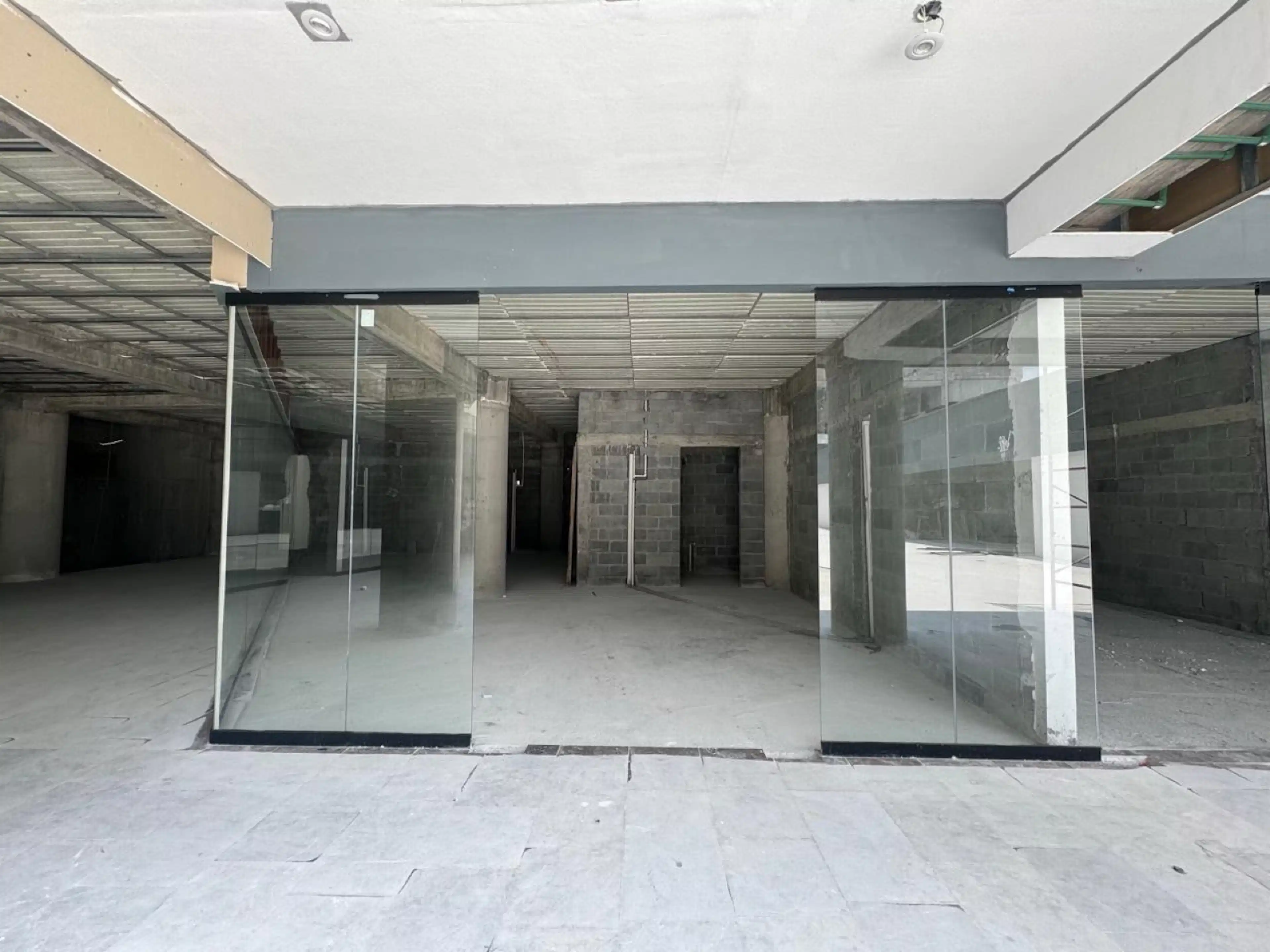 LOCAL EN VENTA EN PLANTA BAJA: Carretera Nacional S/N