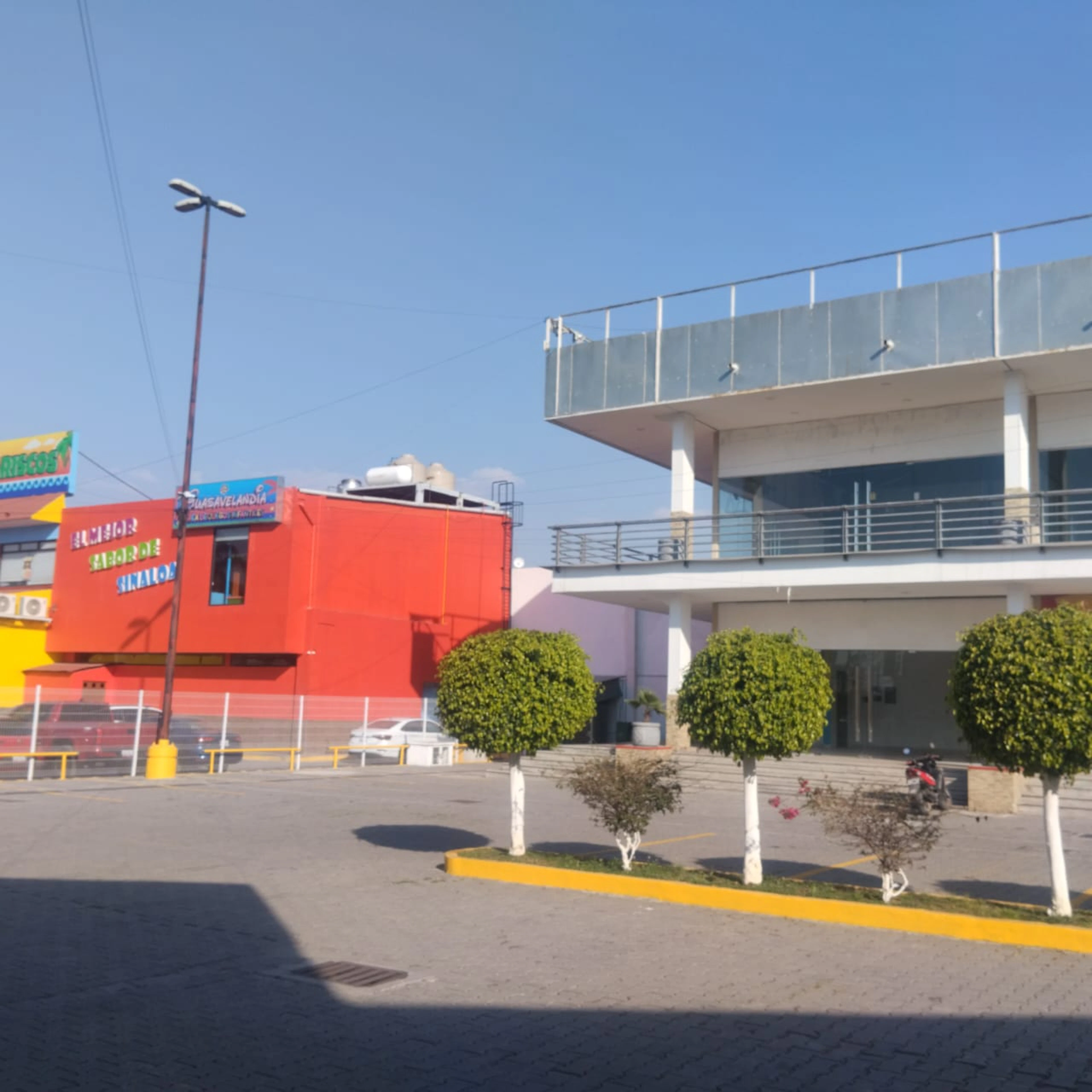 Local Comercial Spot2