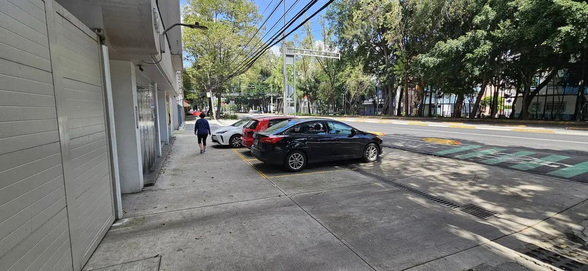 Local Comercial Spot2