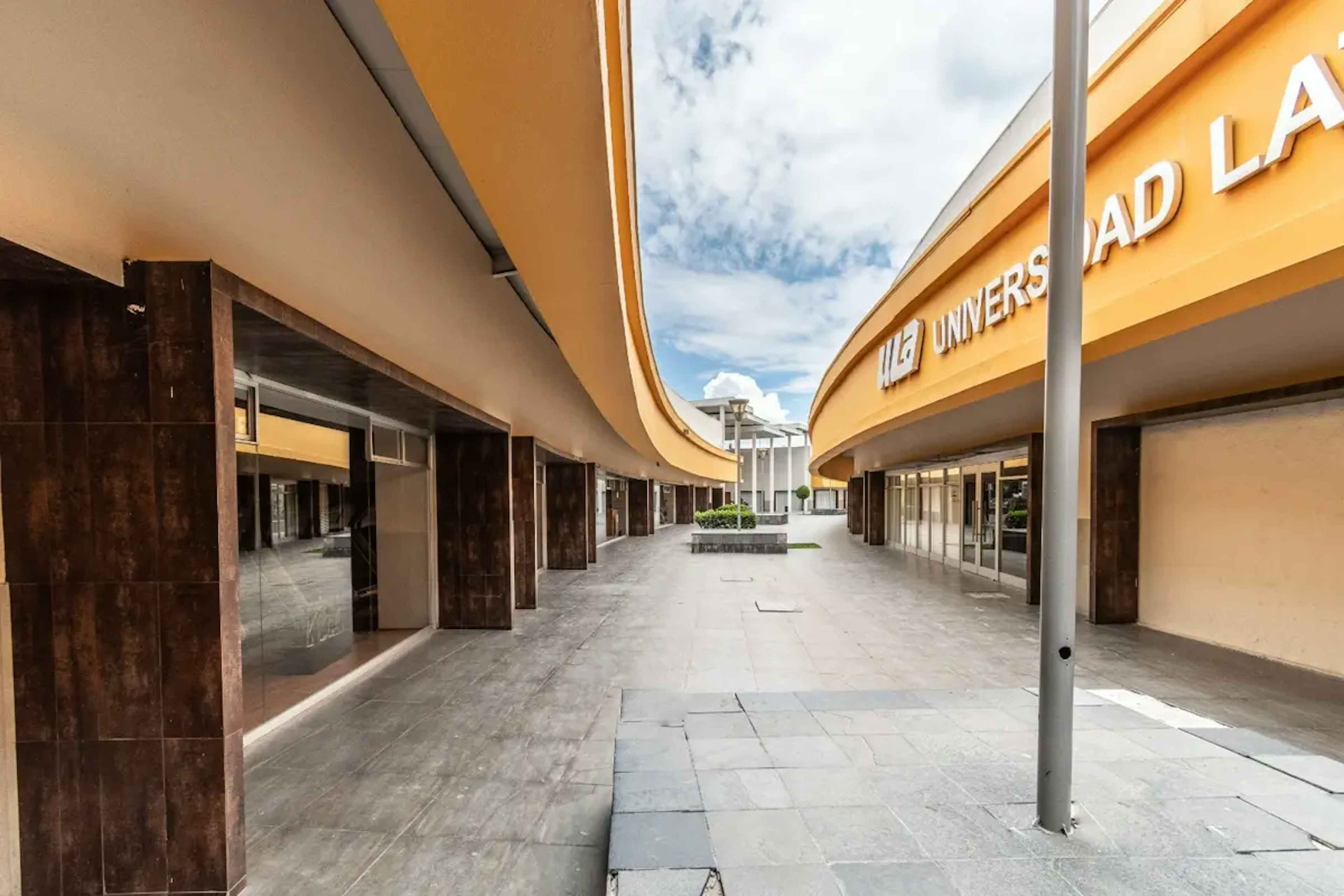 Centro Comercial La Joya 005