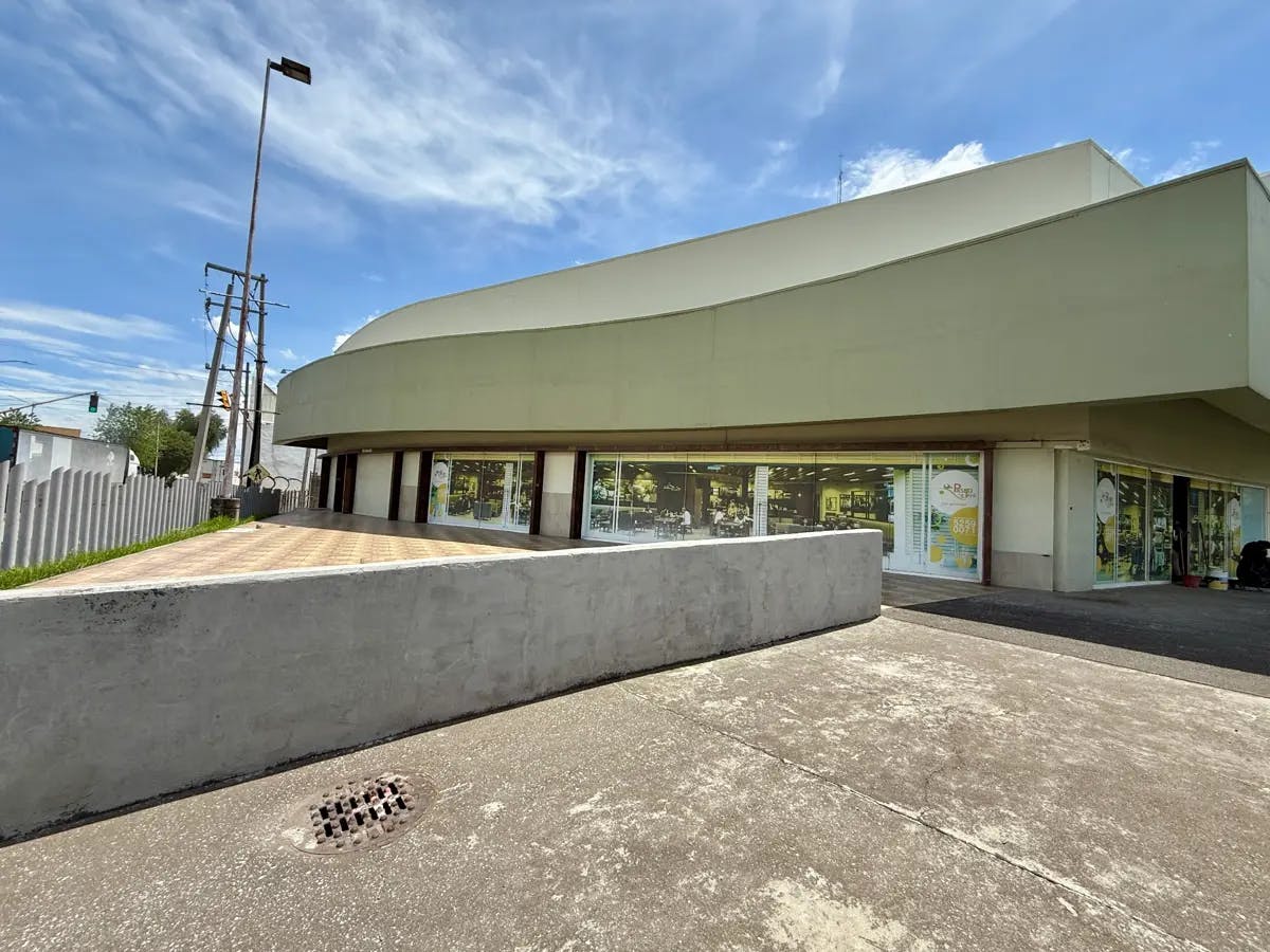 Local Comercial Spot2