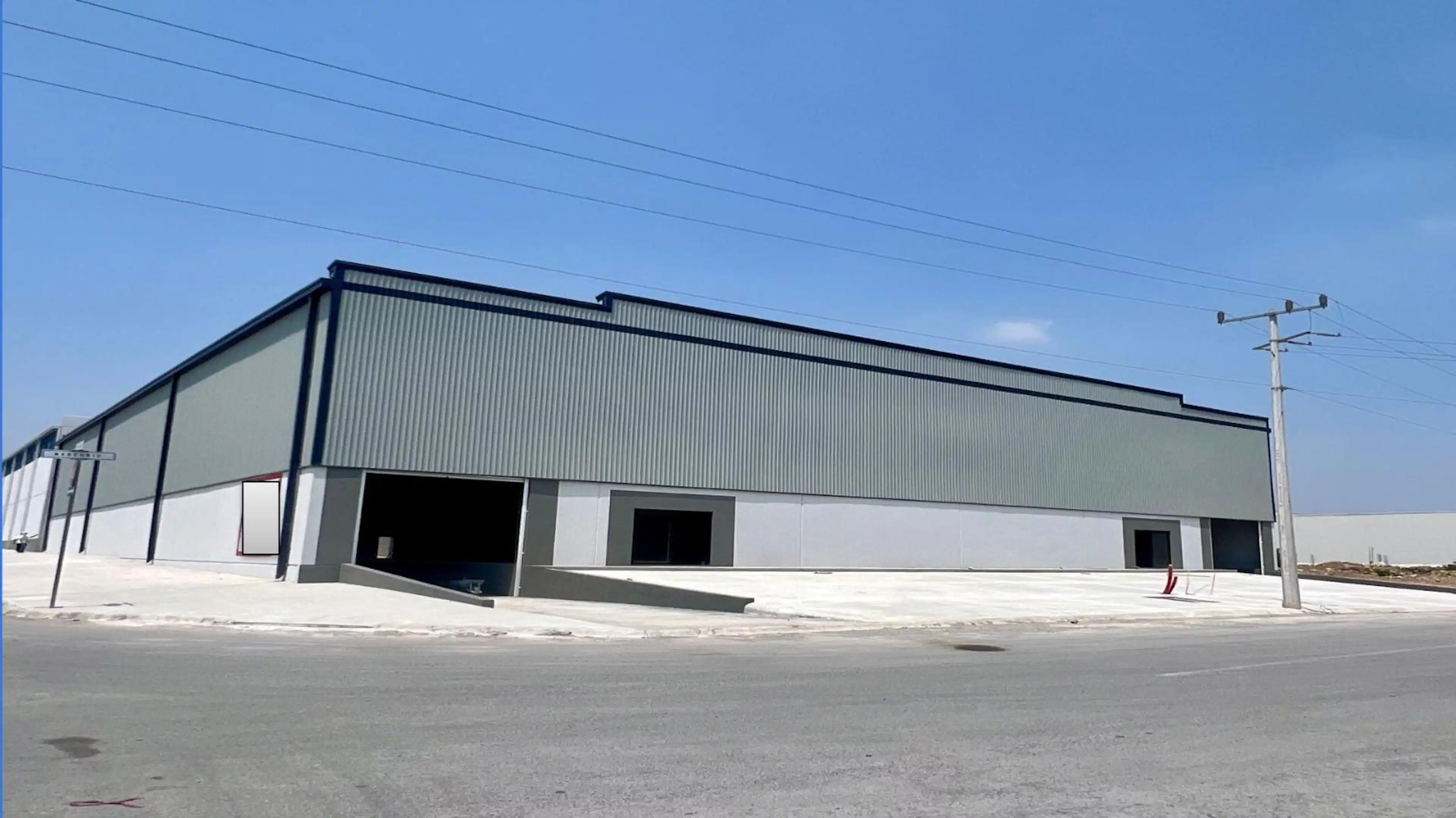 BODEGA INDUSTRIAL EN RENTA EN SANTA CATARINA S/N