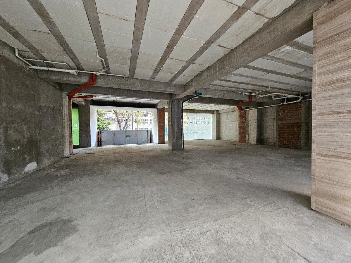 Local Comercial Spot2