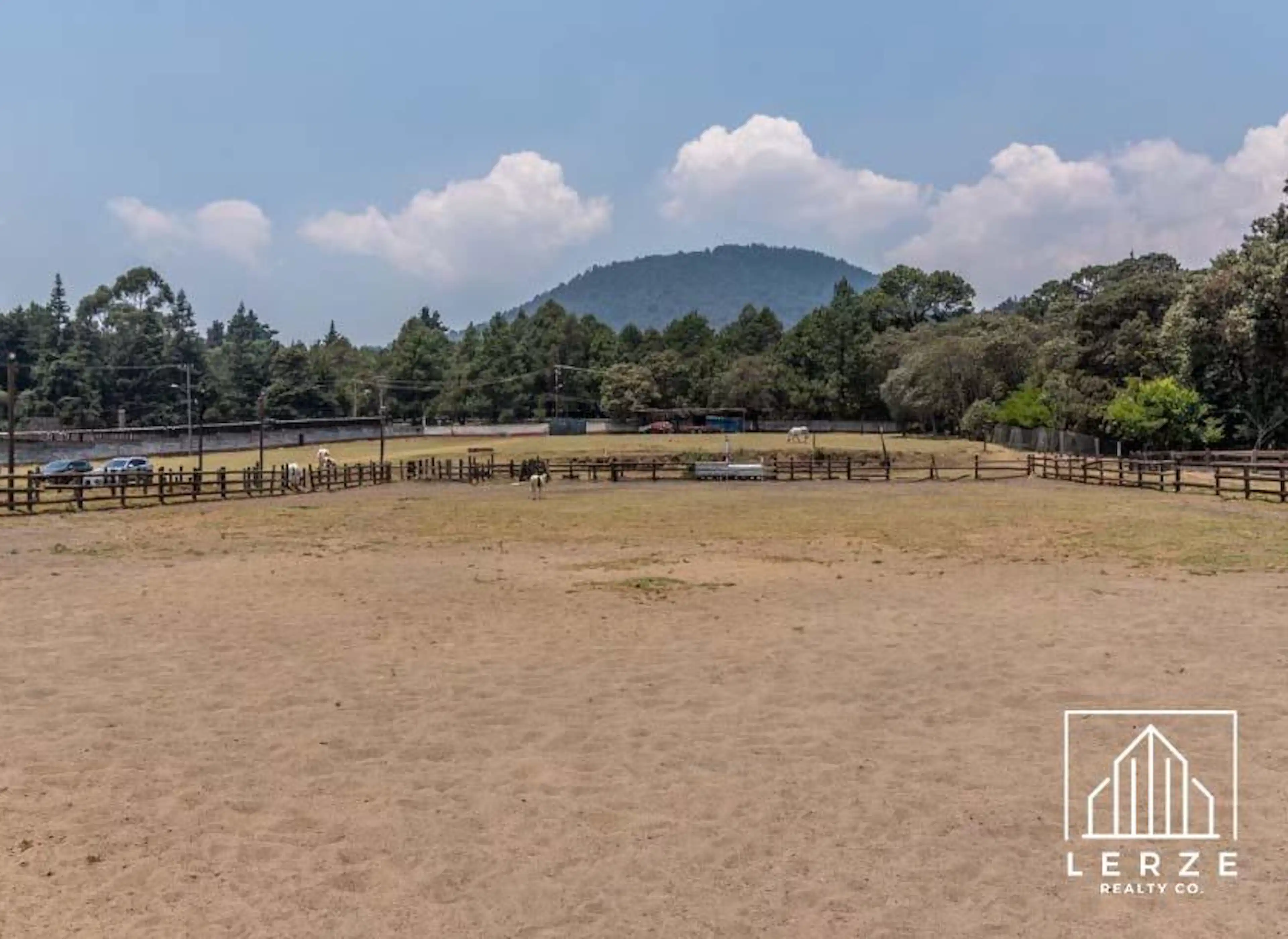 Venta De Cortijo. Lienzo Charro, Hotel, Eventos, Crianza, Etc.  V