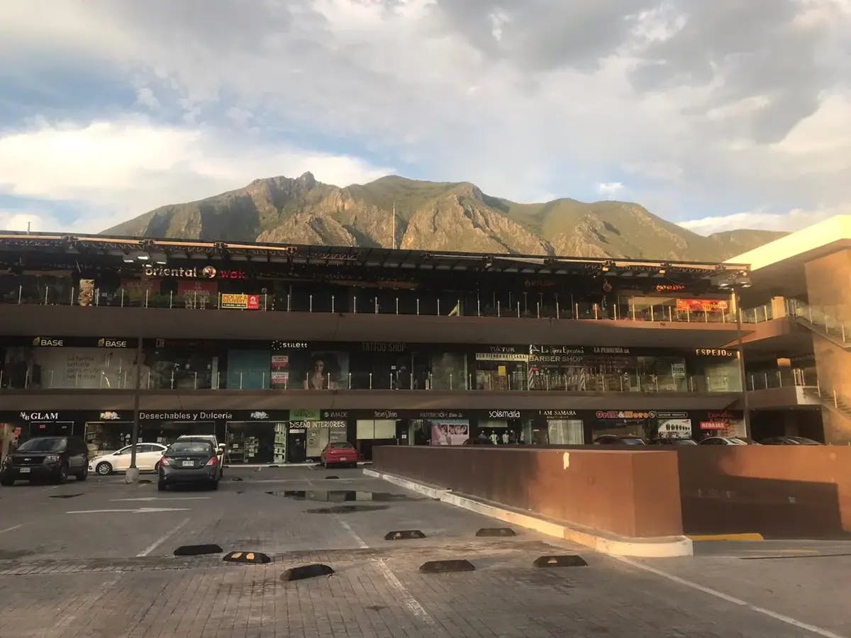 Local Comercial Spot2