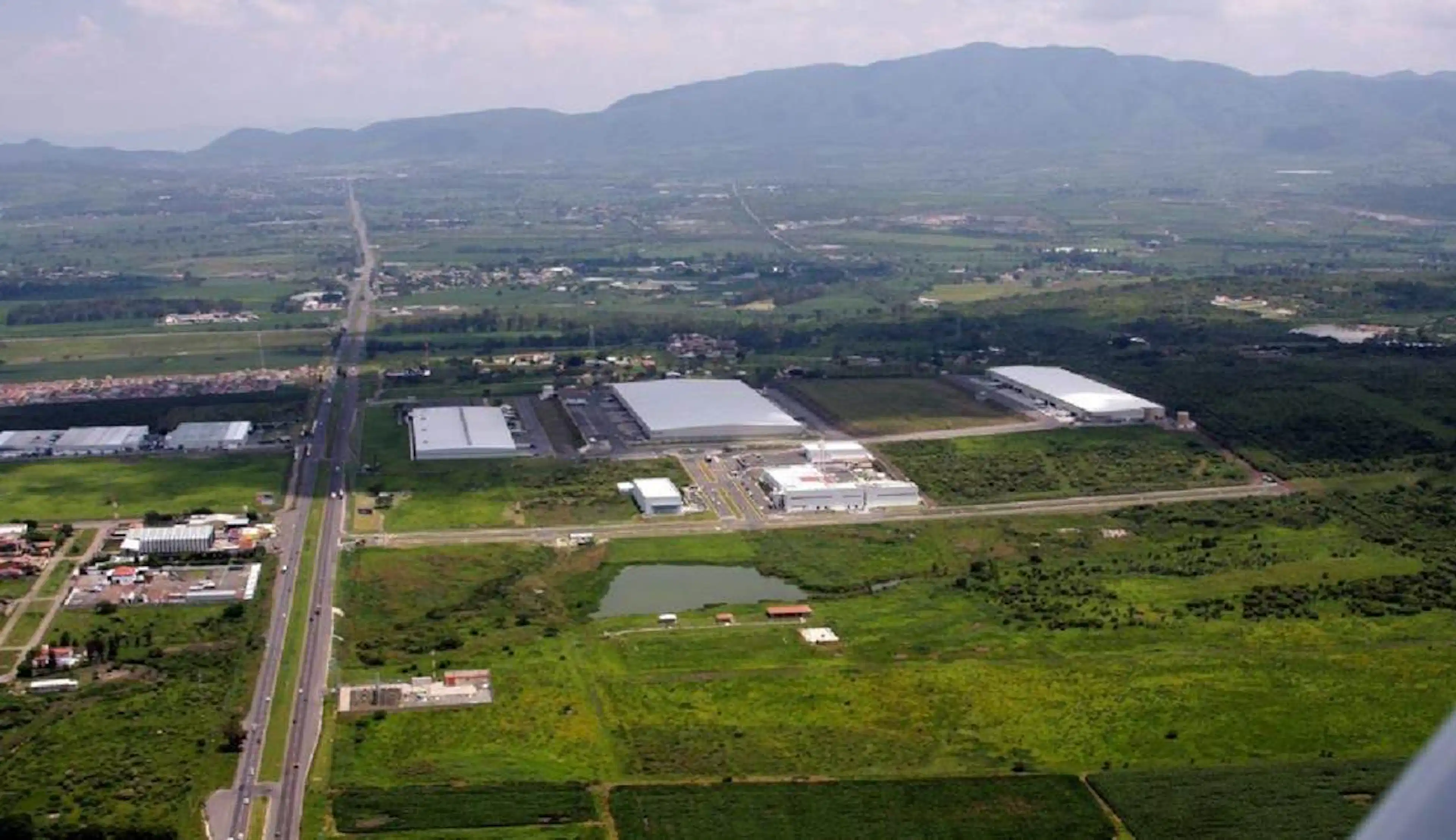 NAVE EN RENTA EN PARQUE  IND. CARRETERA A CHAPALA