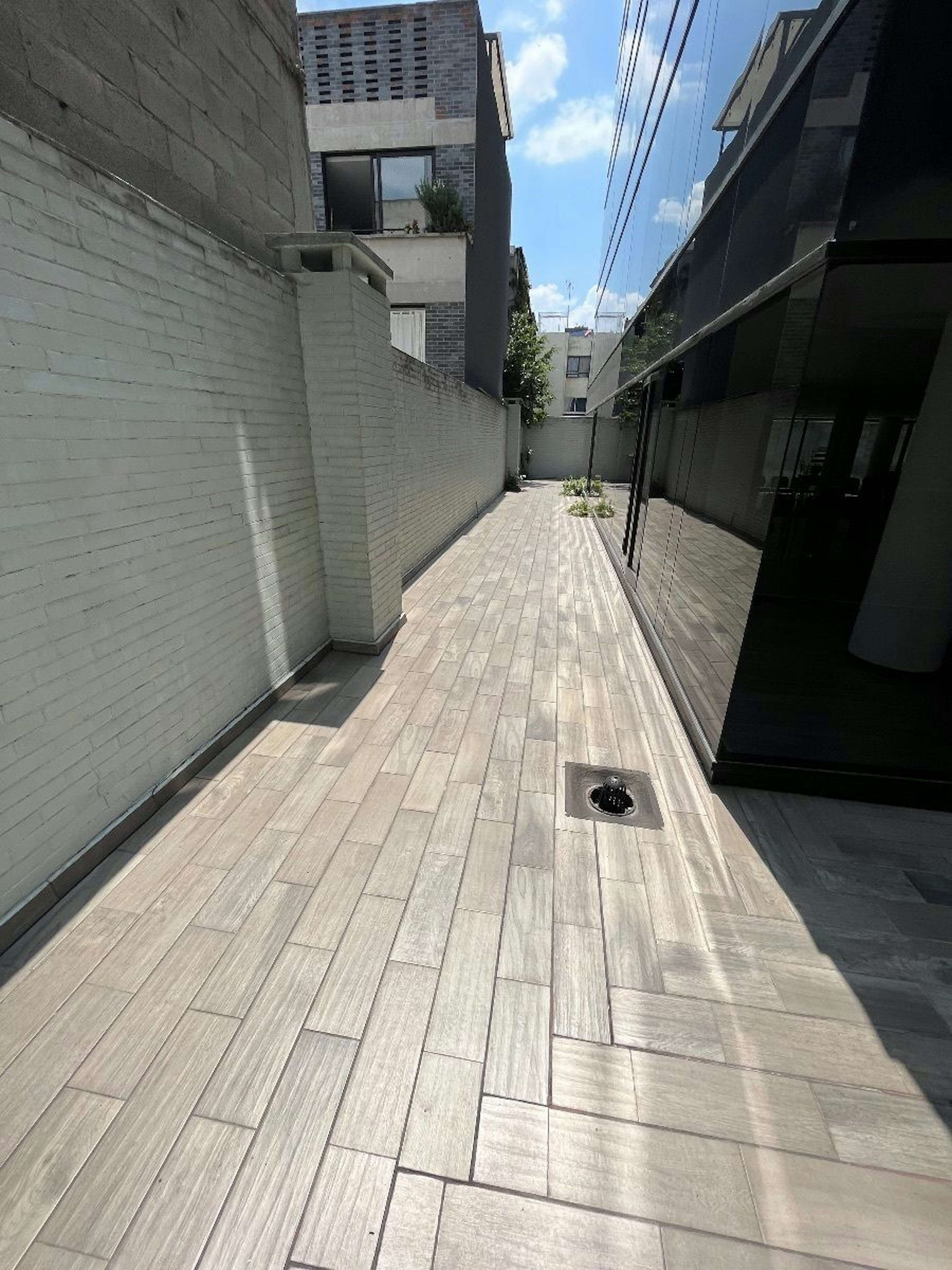 Spot image 0