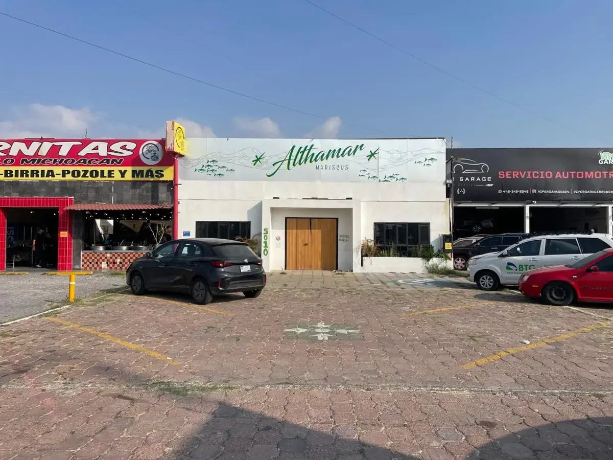 Local Comercial Spot2