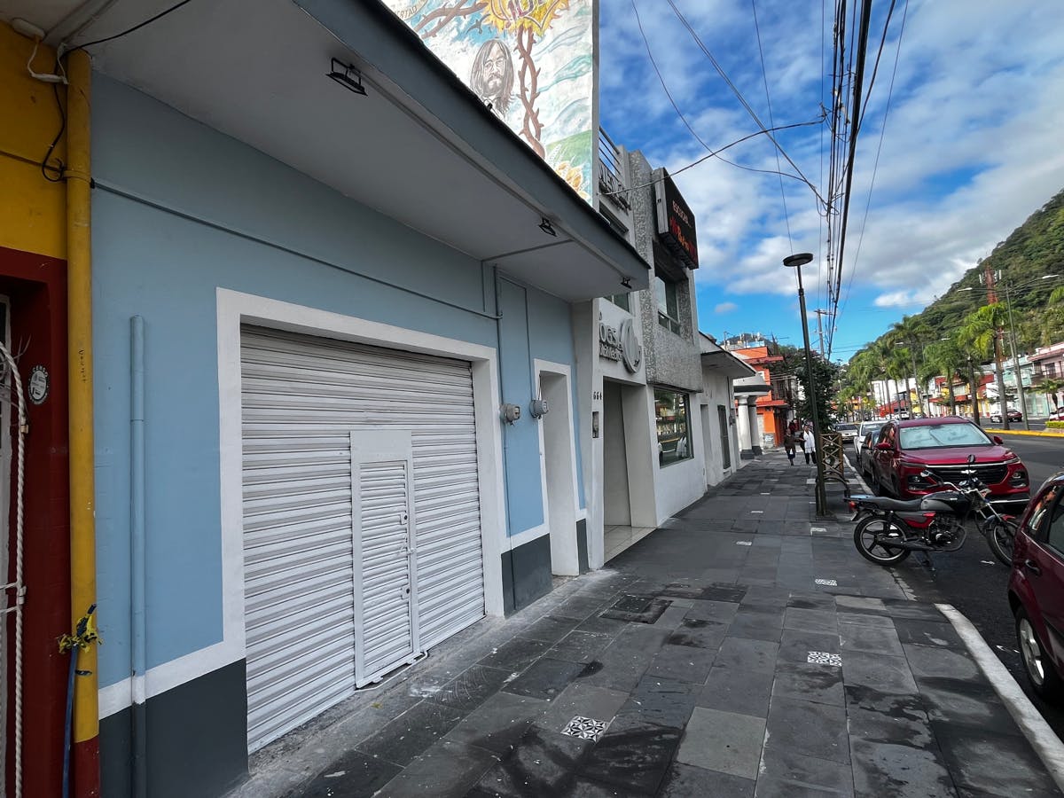 Local Comercial Spot2