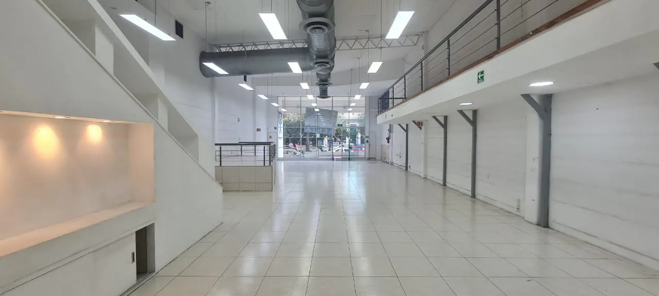 Local Comercial Spot2