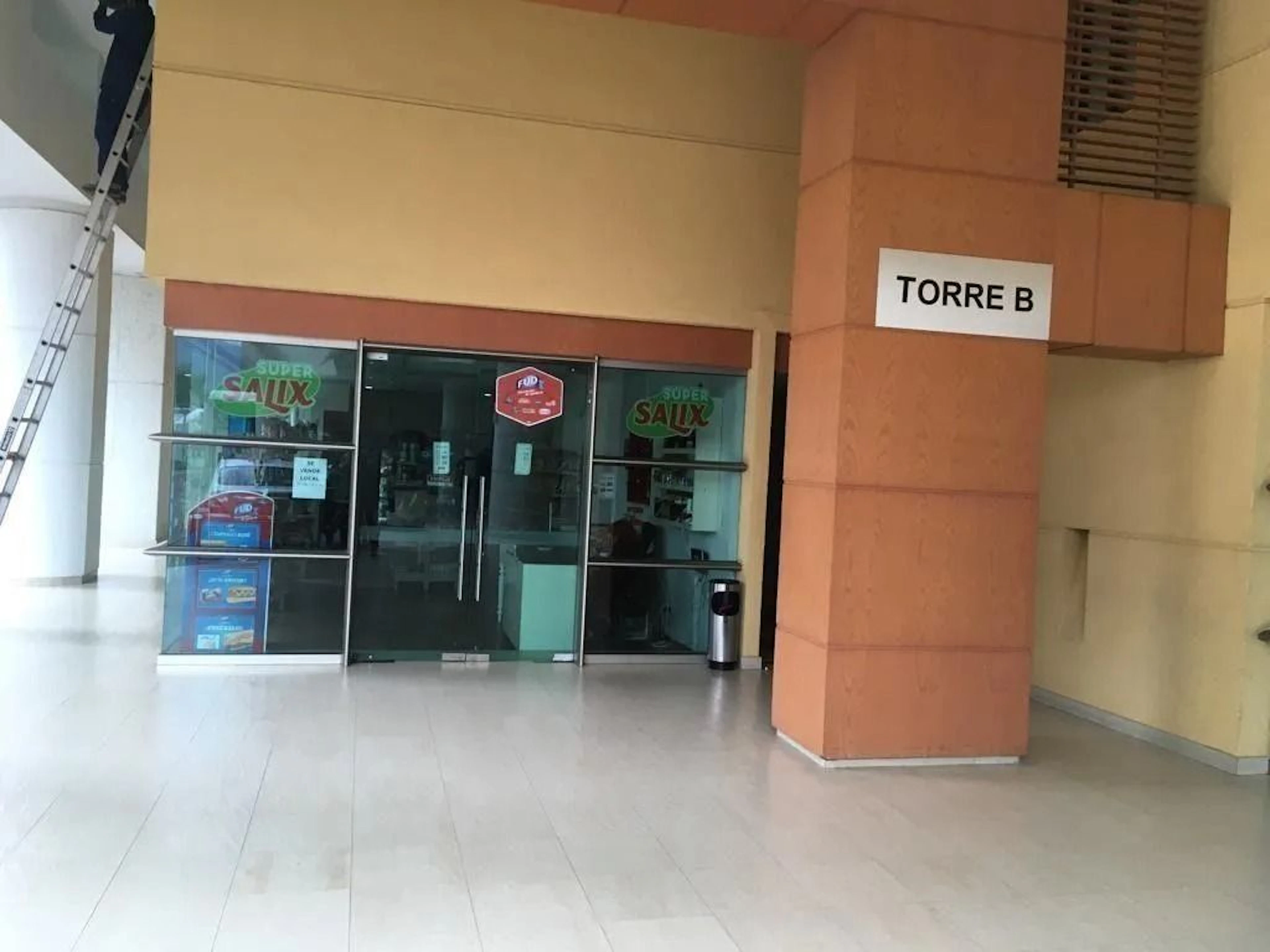 Local Comercial Spot2