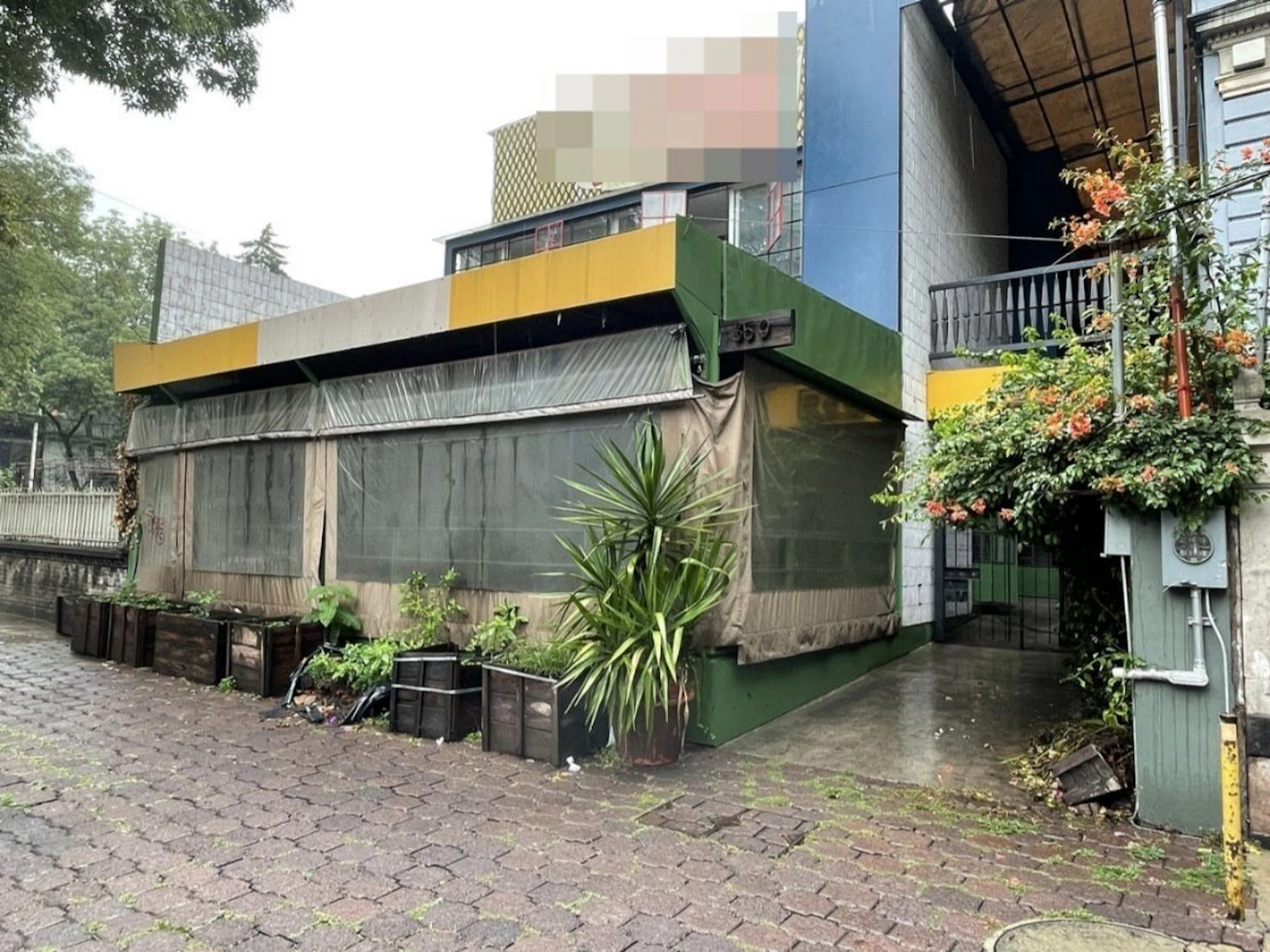 Local Comercial Spot2