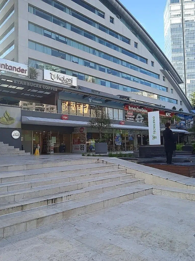 Local Comercial Spot2
