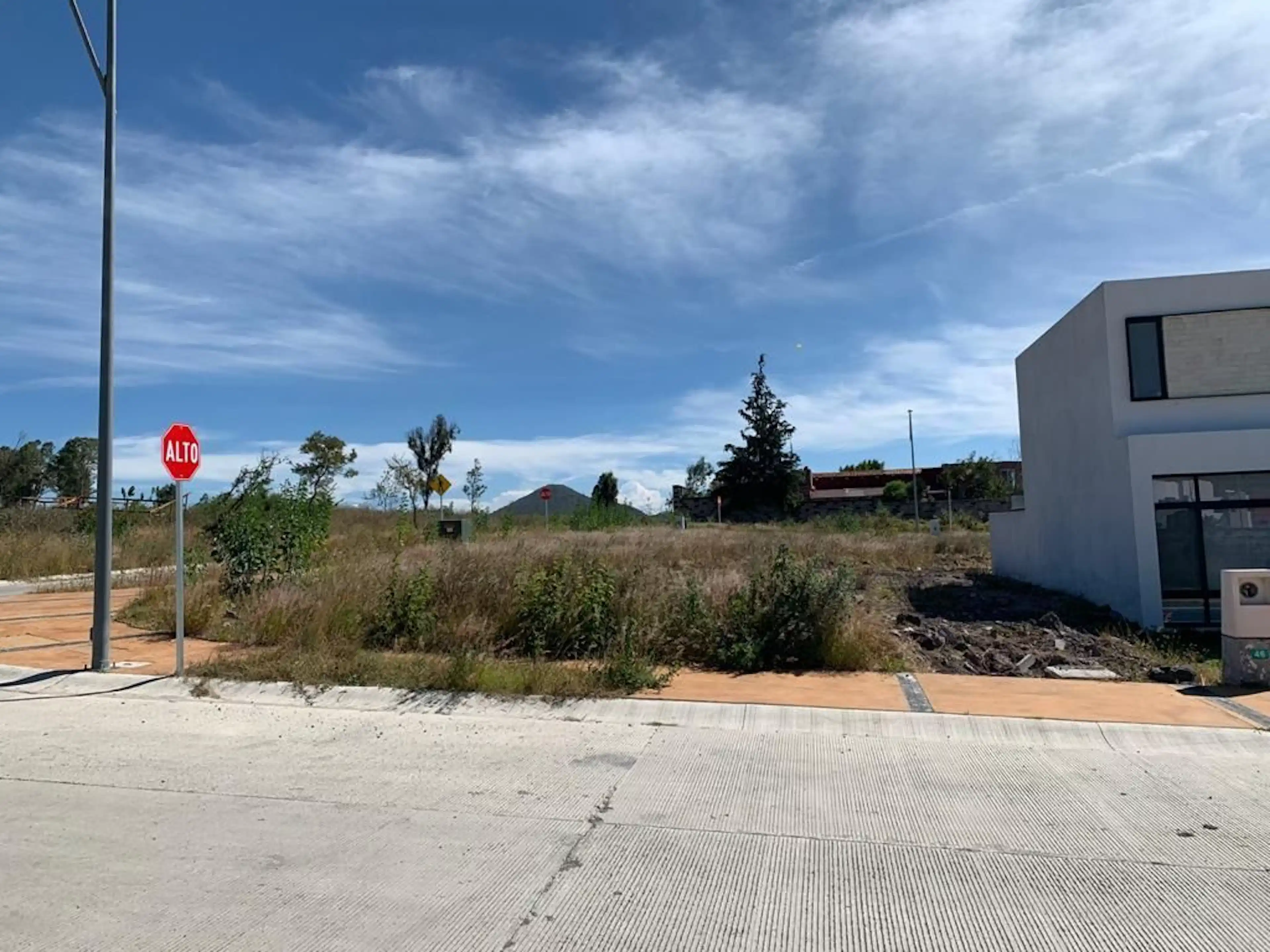 Terreno En Venta En Mallorca Residece Gran Reserva Queretaro, Seg. 24 Hrs.