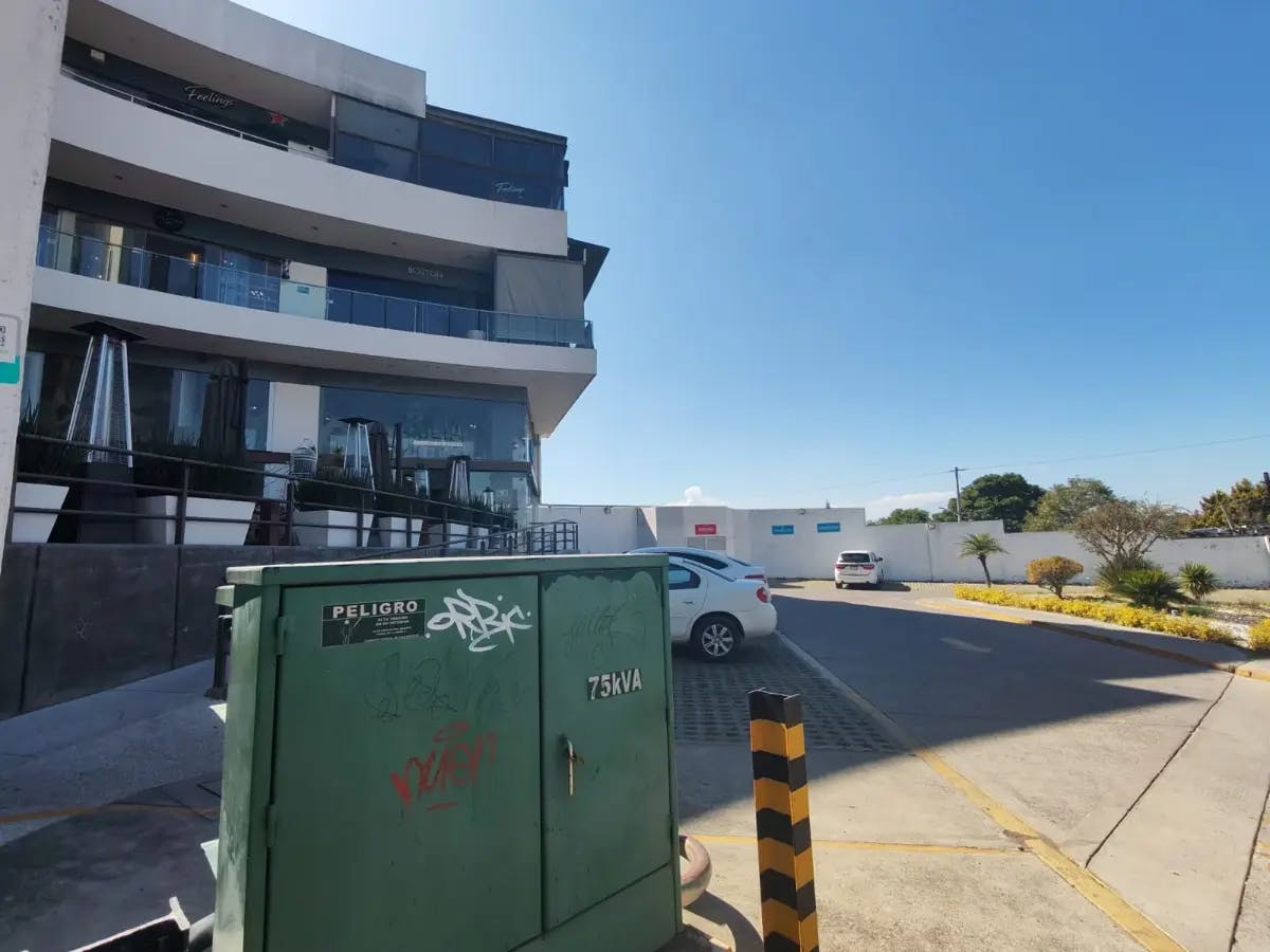 Local Comercial Spot2