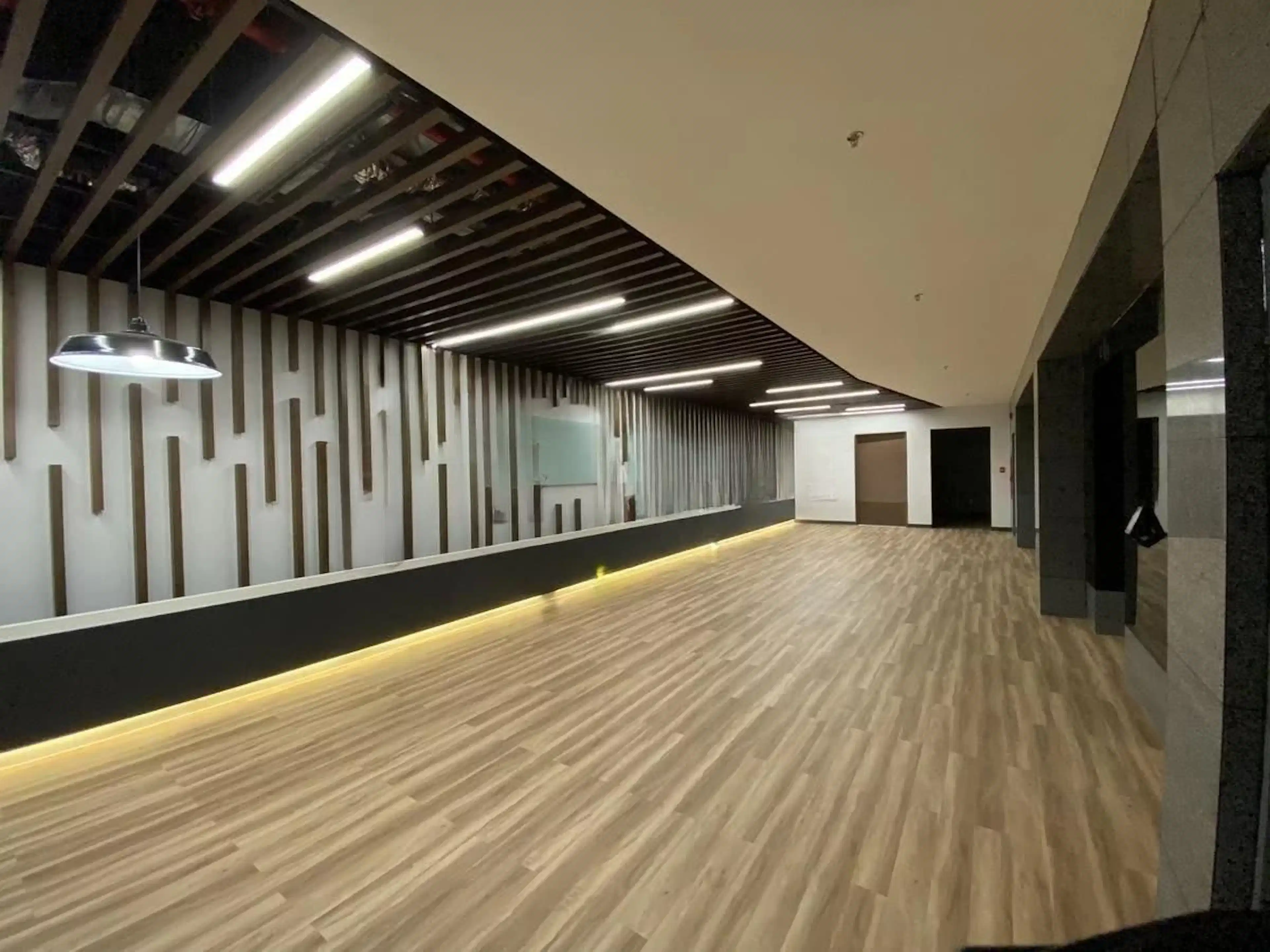 Oficinas en Obra y Terminadas - Vía Magna Interlomas