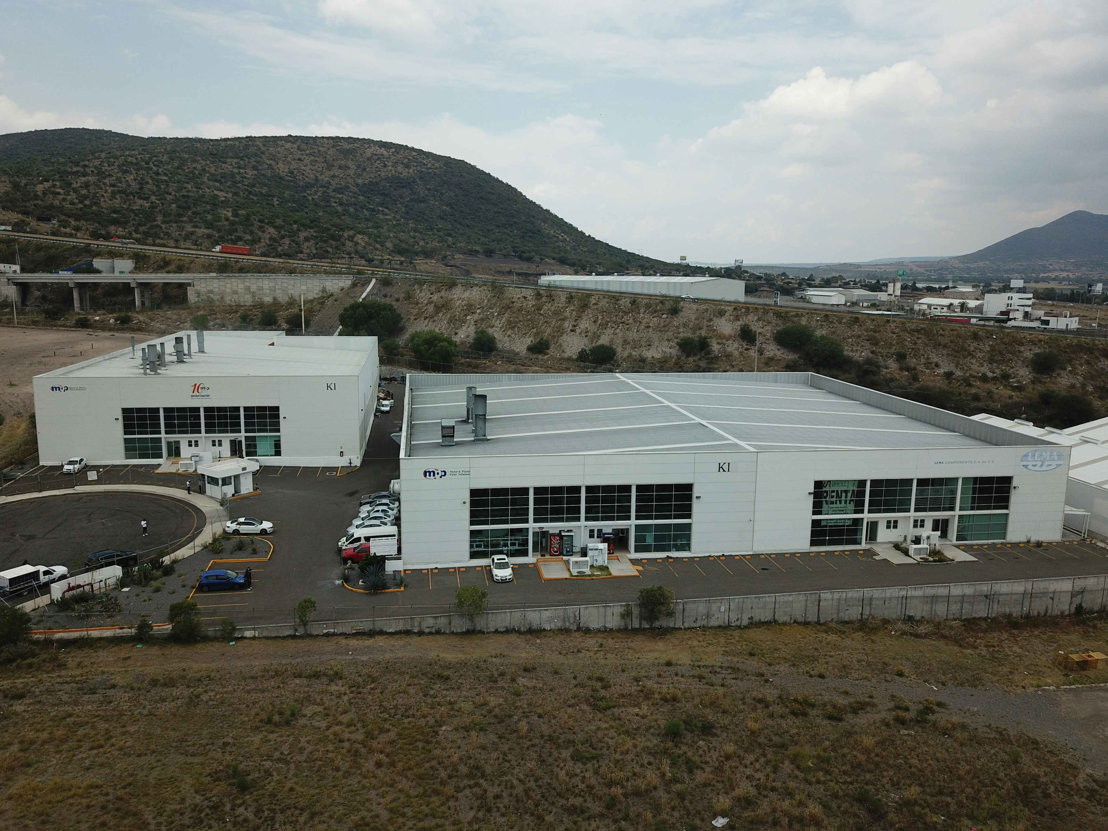 Av Valle De Queretaro. 102