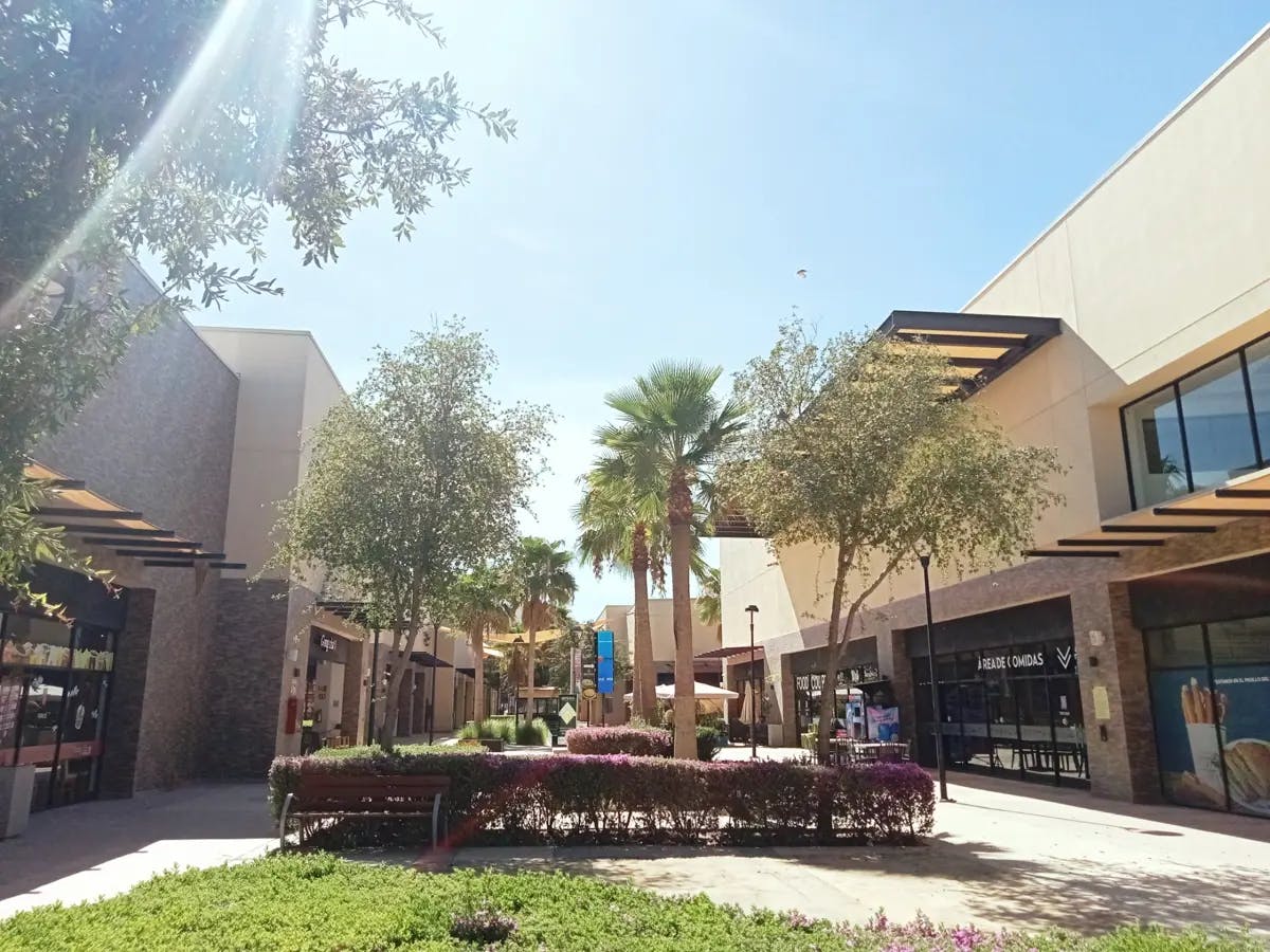 Local Comercial Spot2