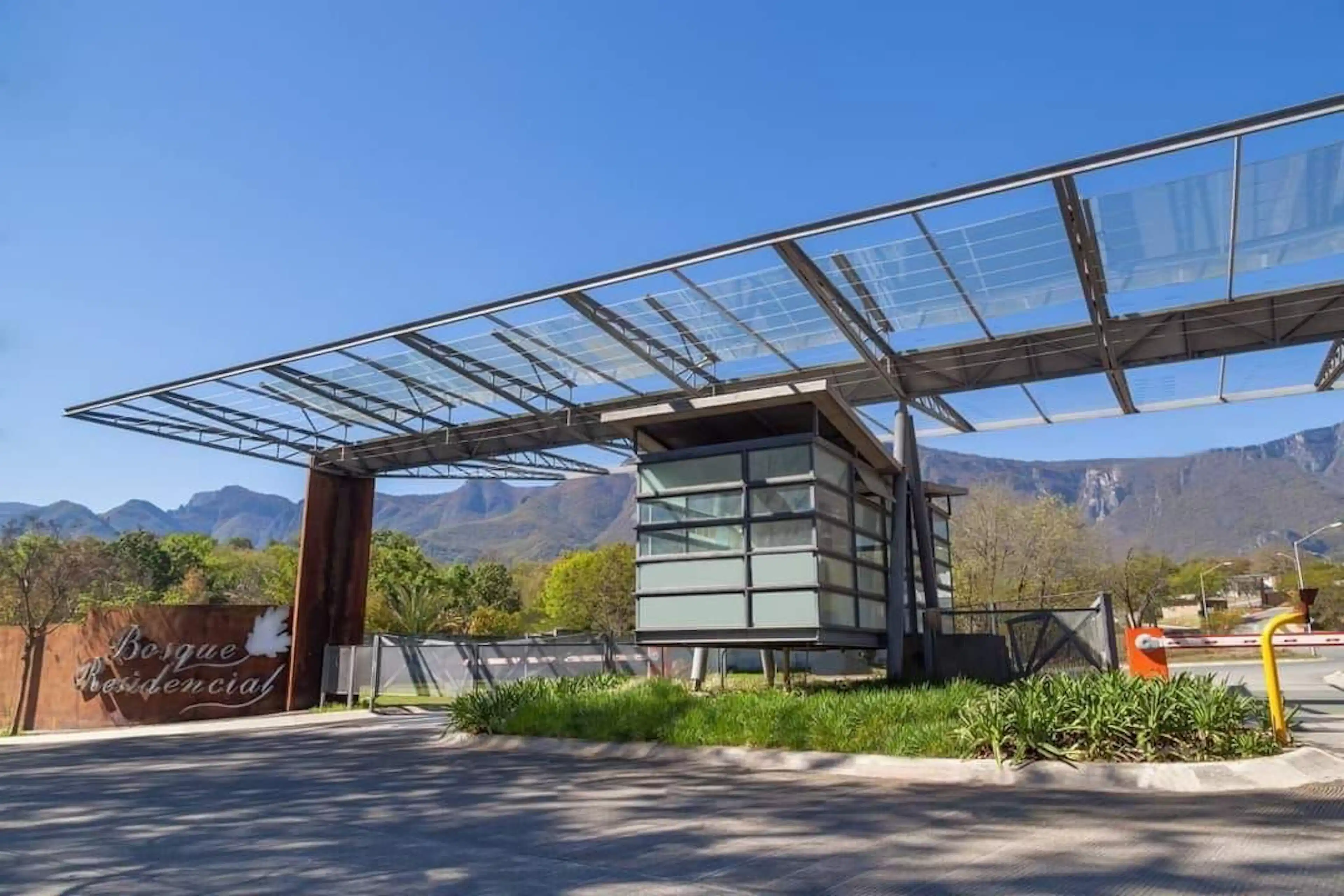 Terreno Residencial Carretera Nacional  En Bosque Residencial El Barrial