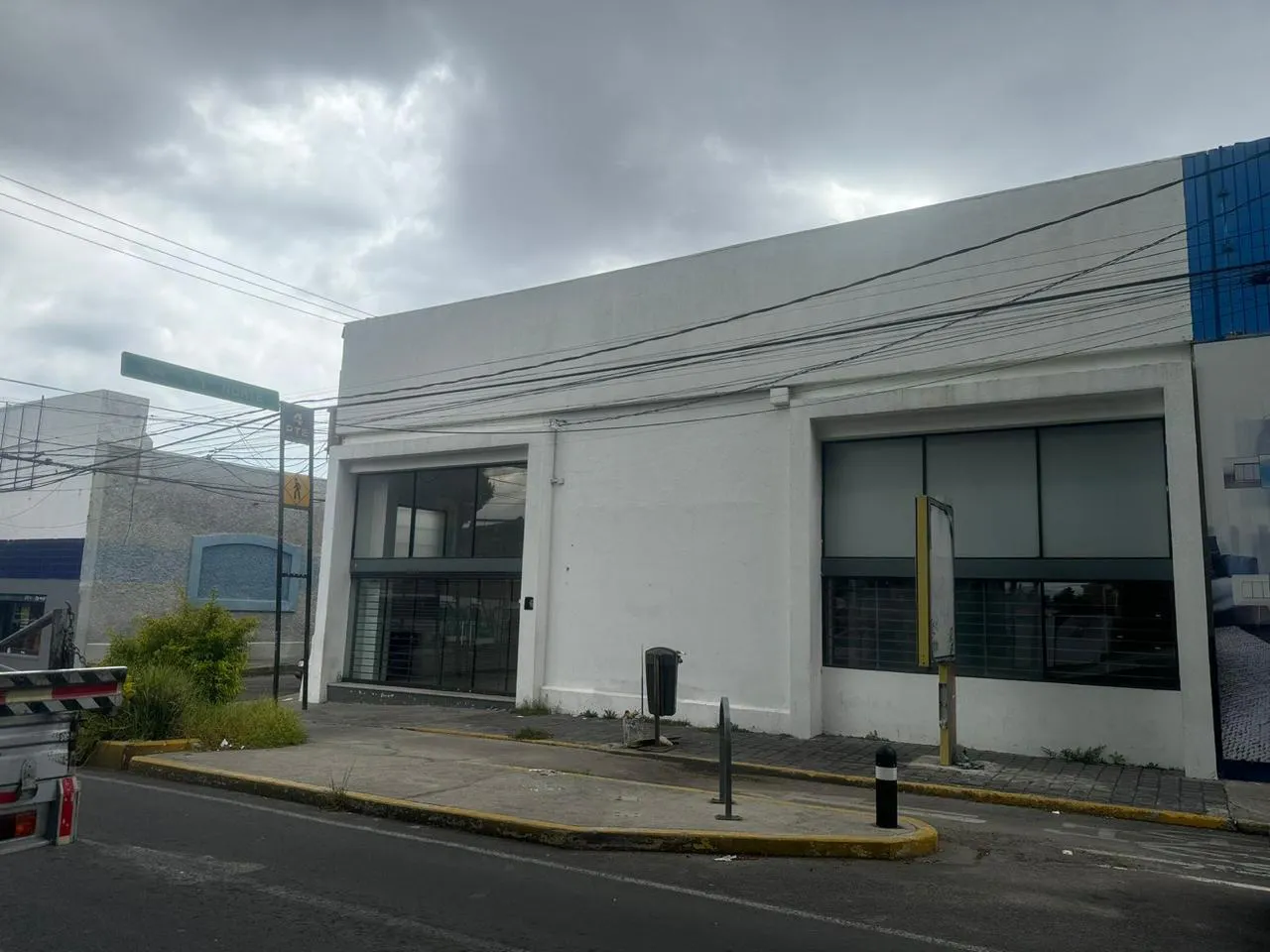 Local Comercial Spot2