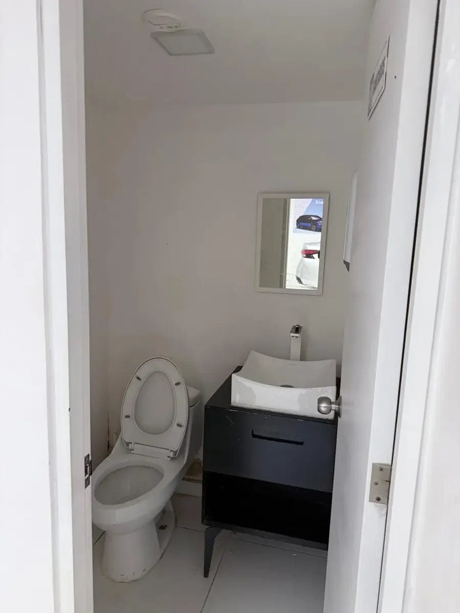 Local Comercial Spot2