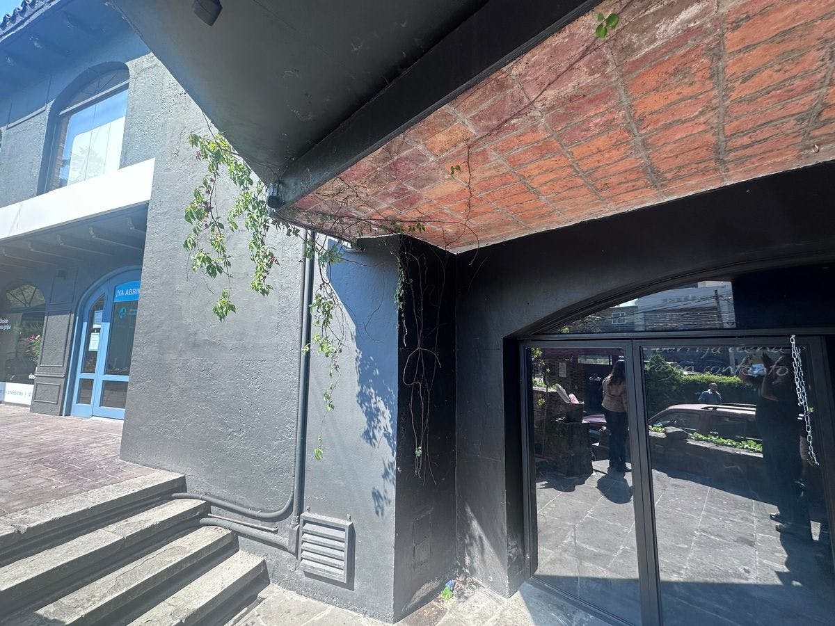 Local Comercial Spot2