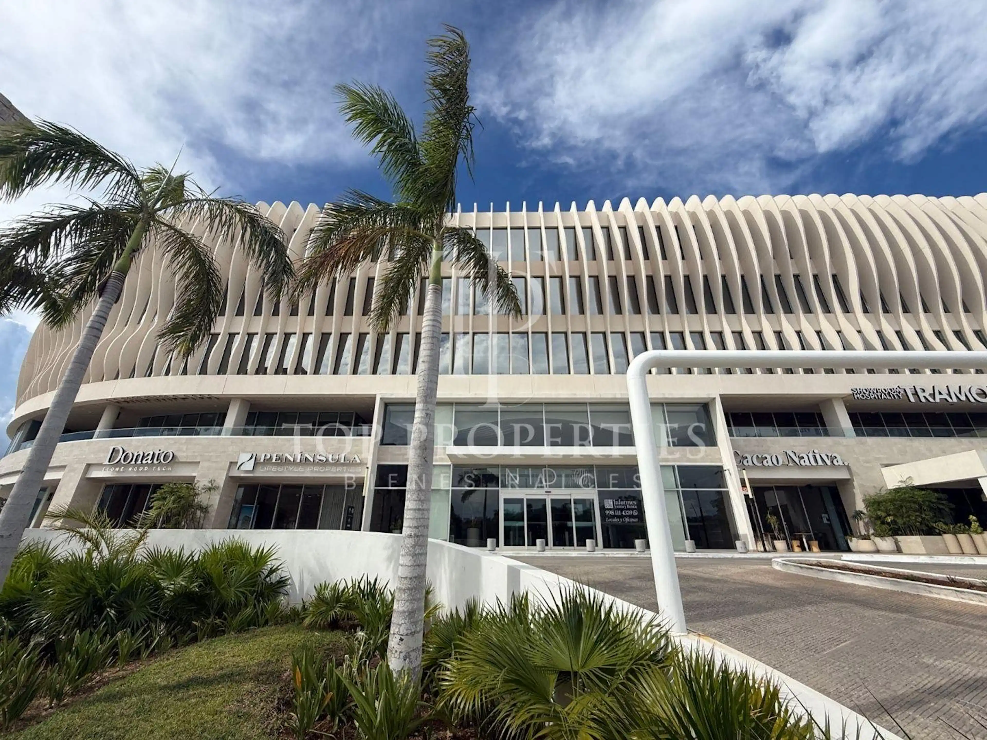 OFICINA EN VENTA, SM 27, AV BONAMPAK, PLAZA NIDO PUERTO CANCUN, QUINTANA ROO. S/N