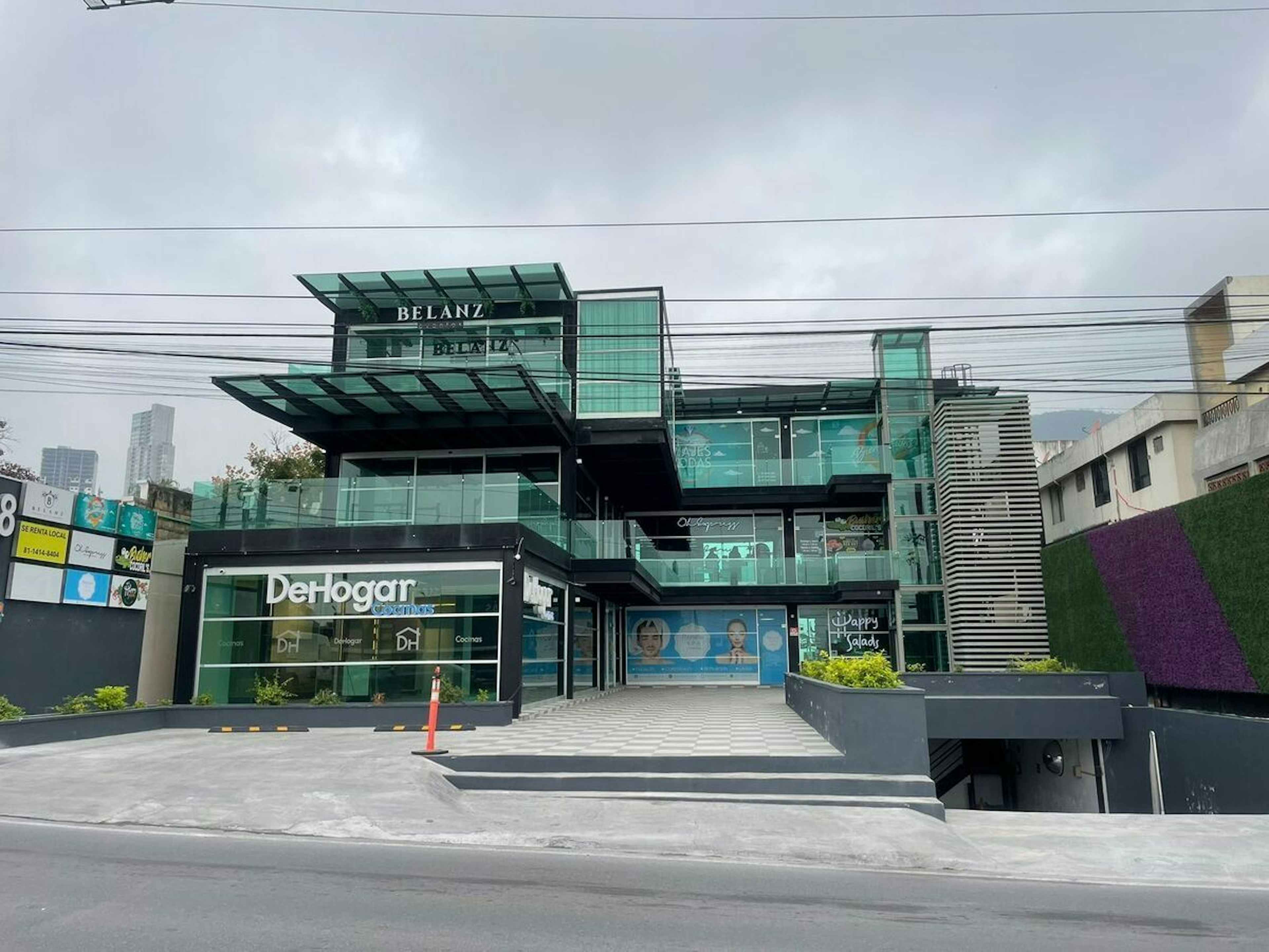 Avenida Paseo De Los Leones 001