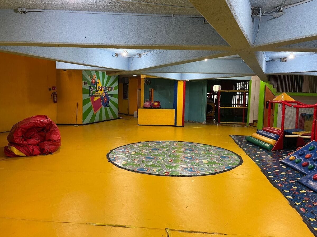 Local Comercial Spot2