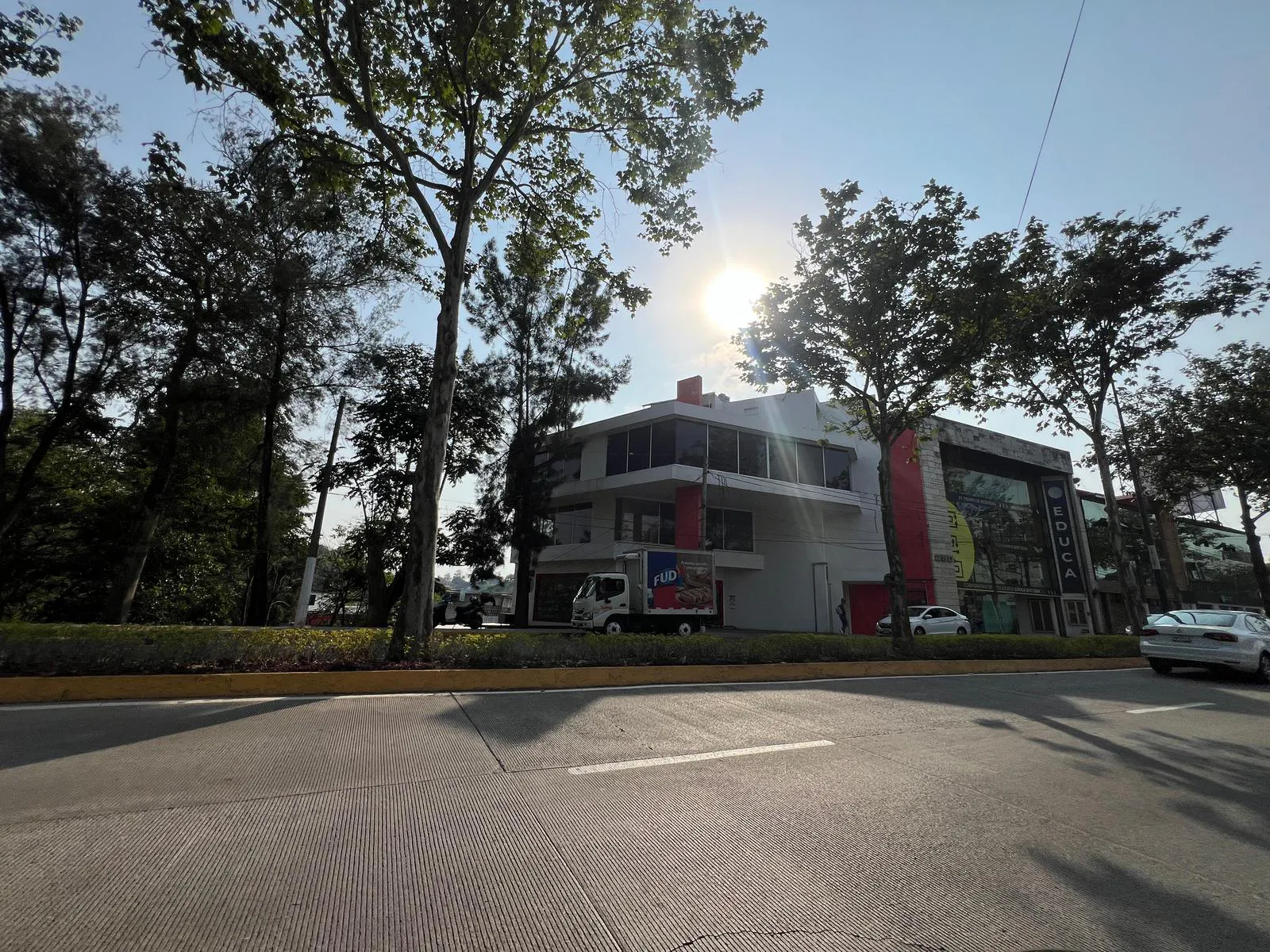 Local Comercial Spot2