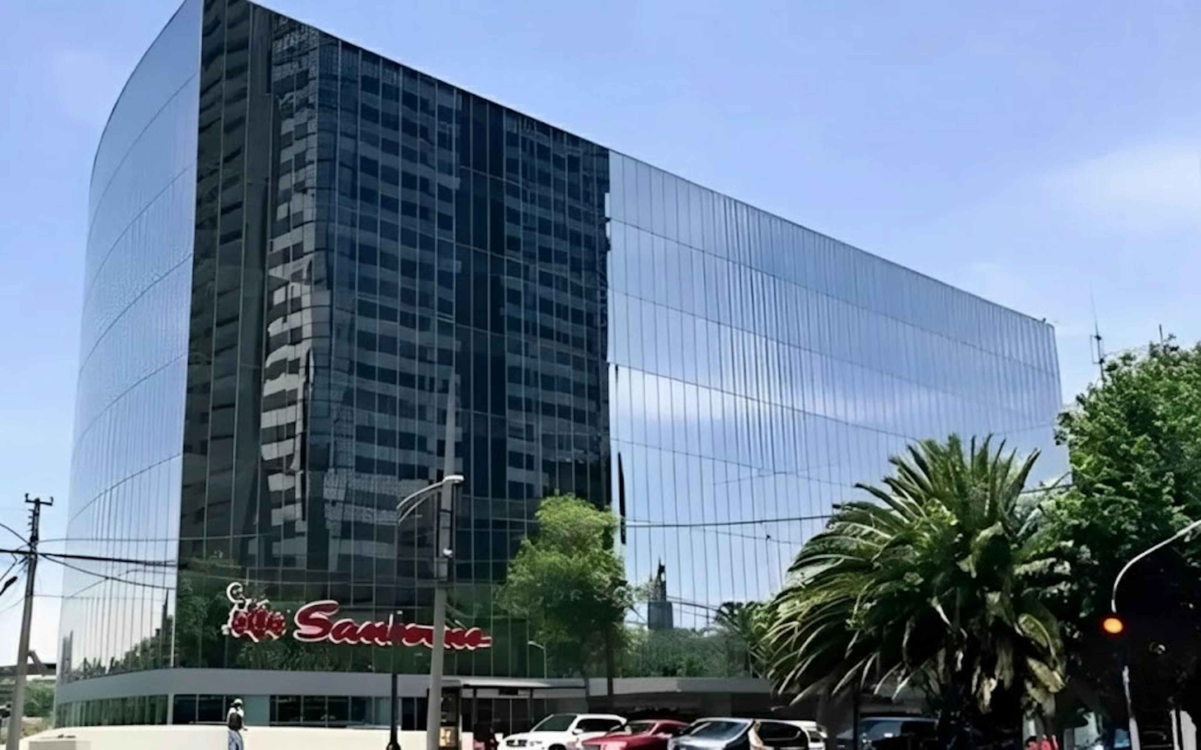 Av Paseo De Las Palmas