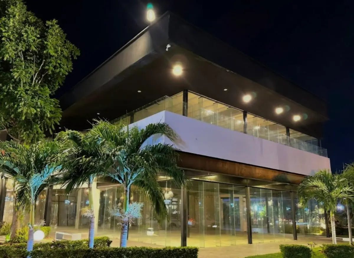 Local Comercial Spot2