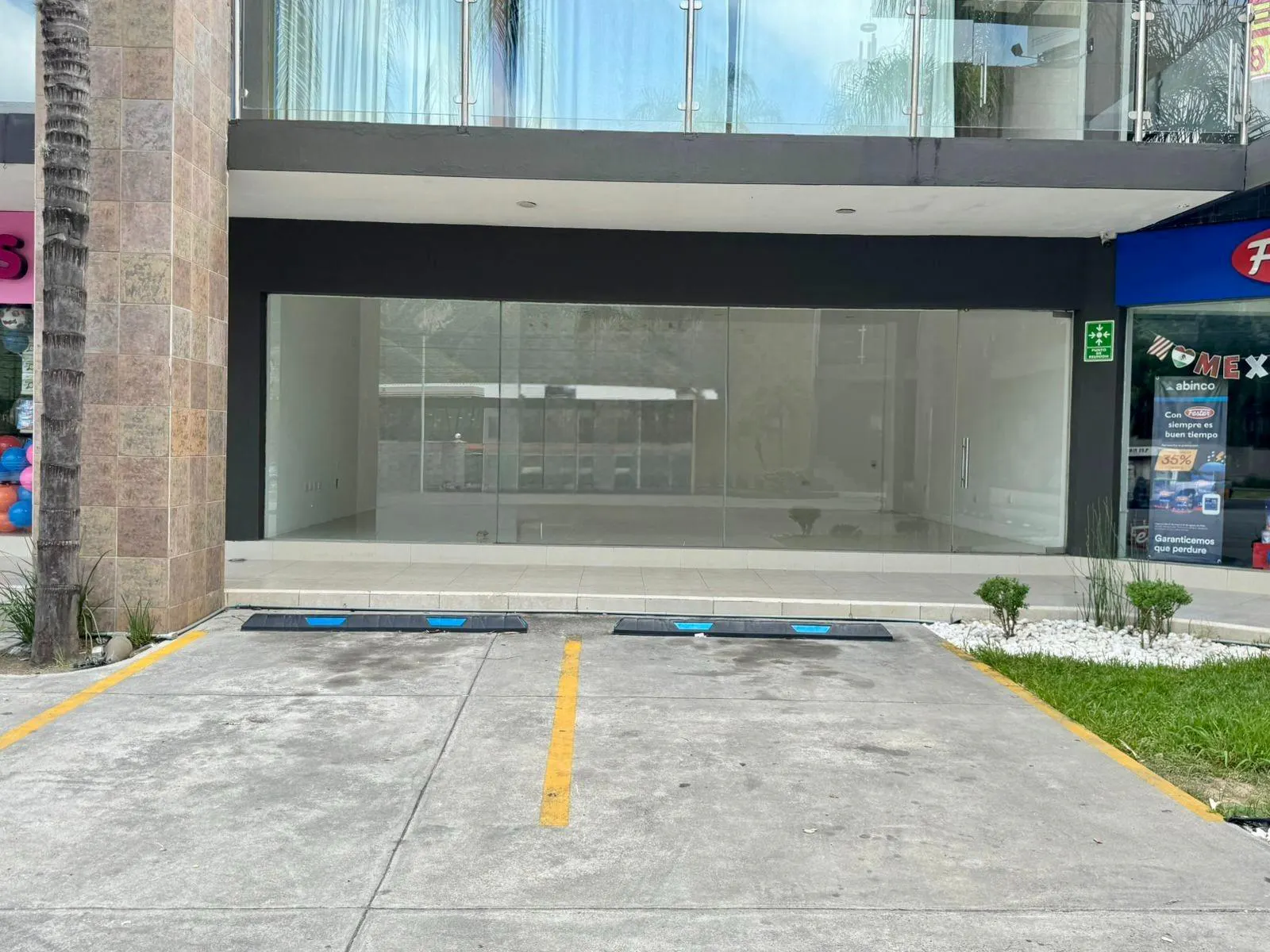 Local Comercial Spot2