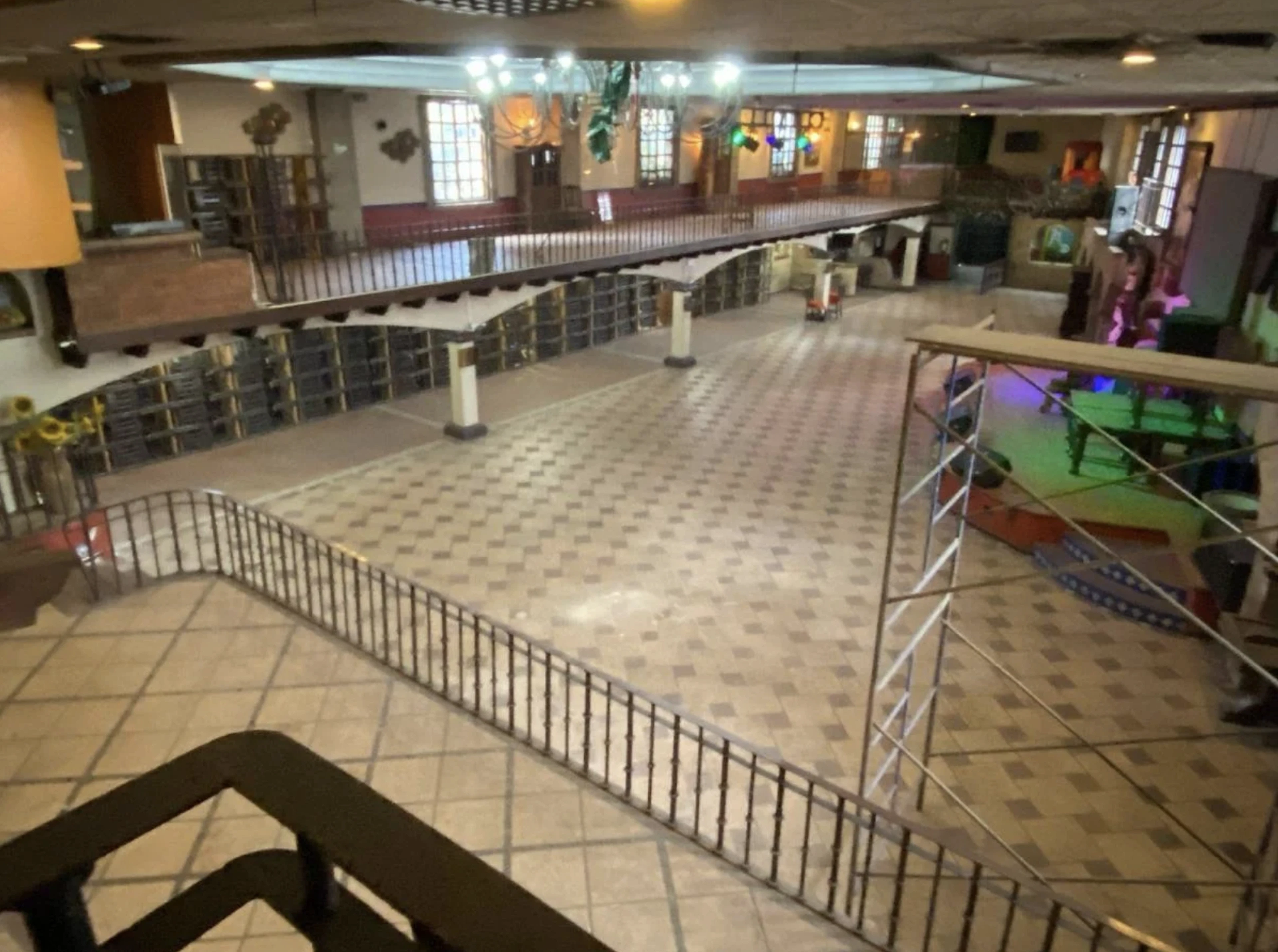 Local Comercial Spot2