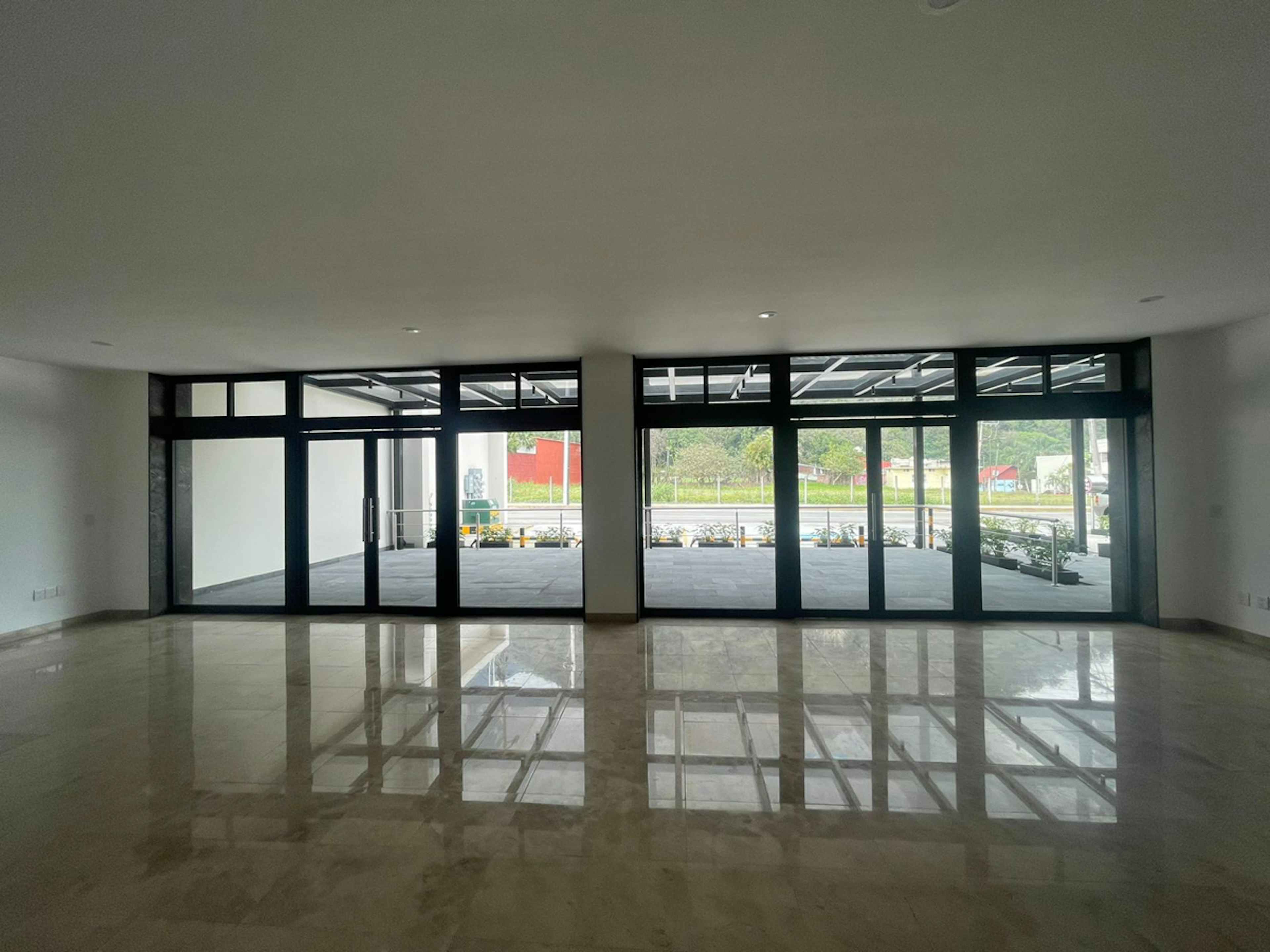 Av 5 Esq Calle 1 Plaza Ojo De Agua