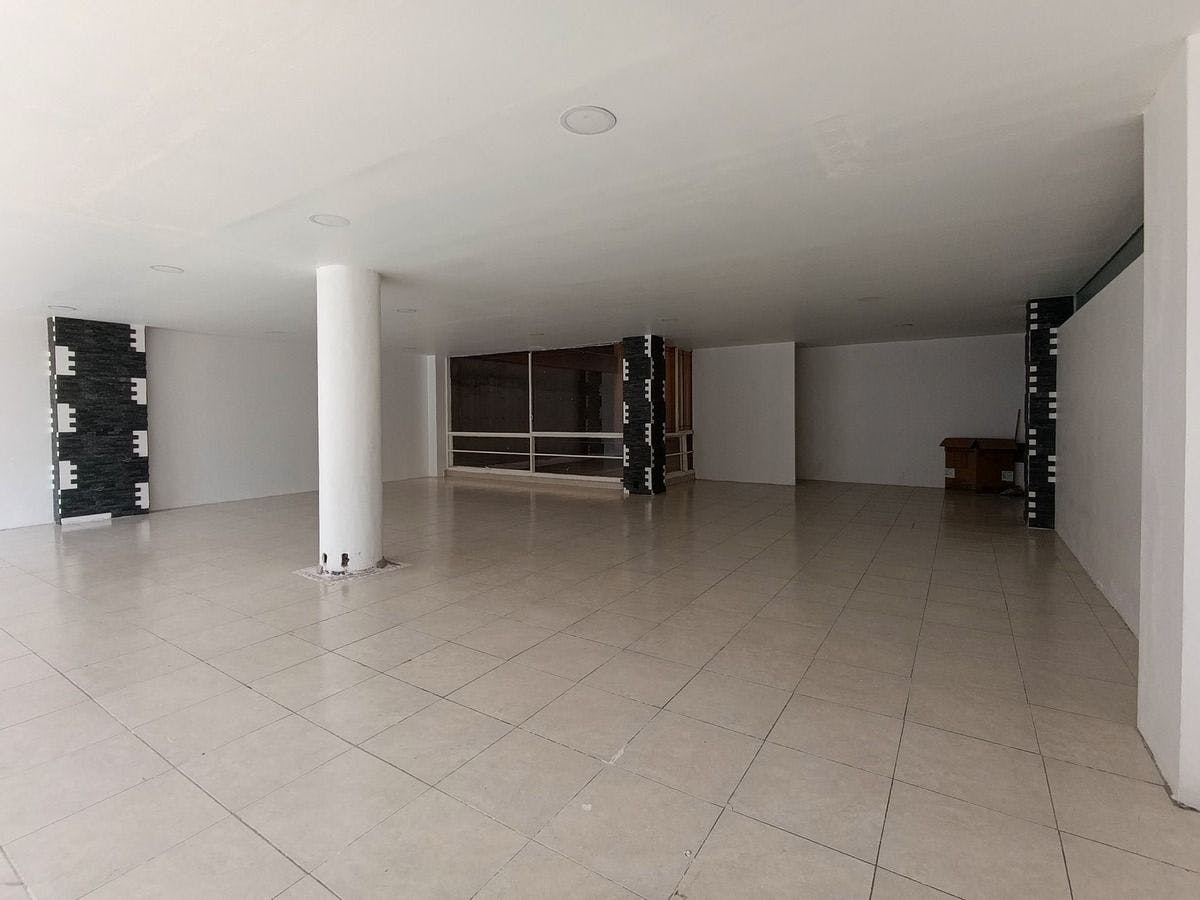 Local Comercial Spot2