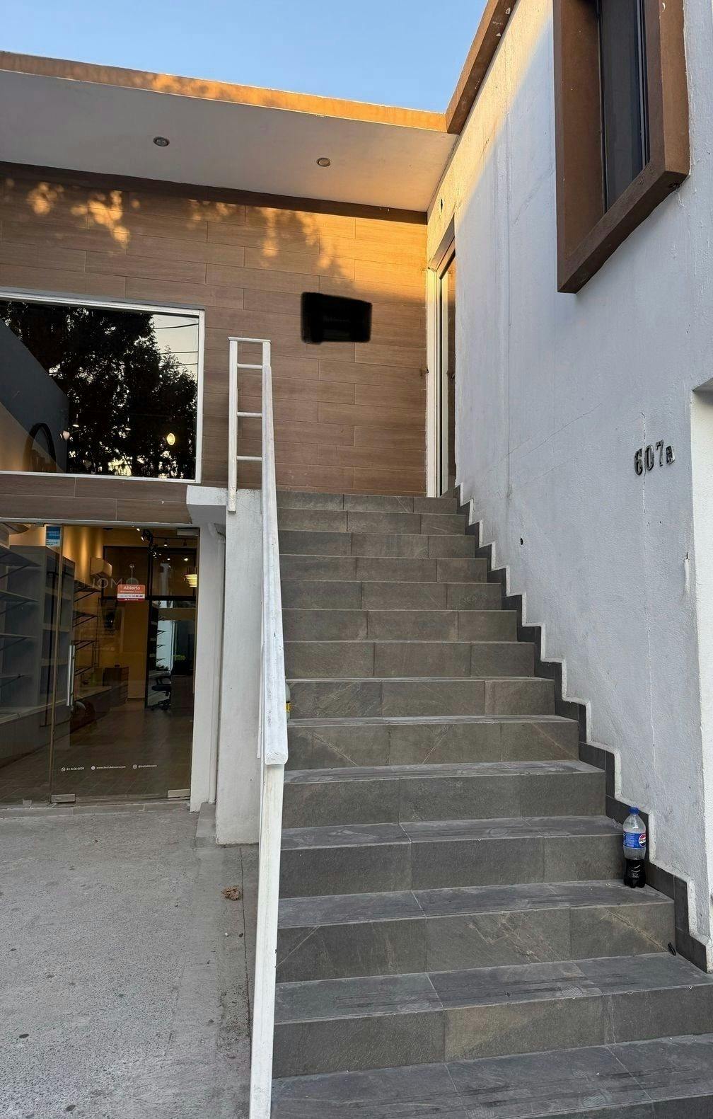 Local Comercial Spot2