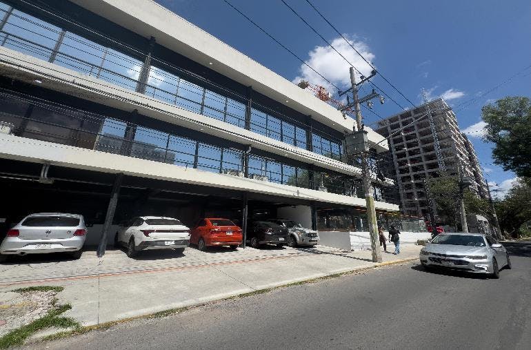 Local Comercial Spot2