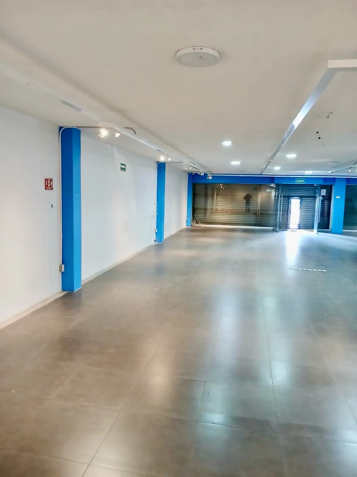 Local Comercial Spot2