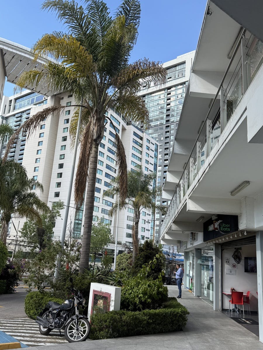 Local Comercial Spot2