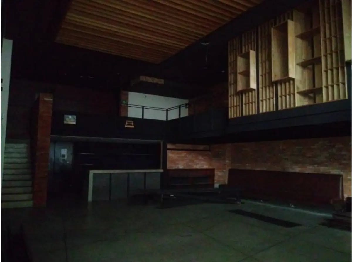 Local Comercial Spot2