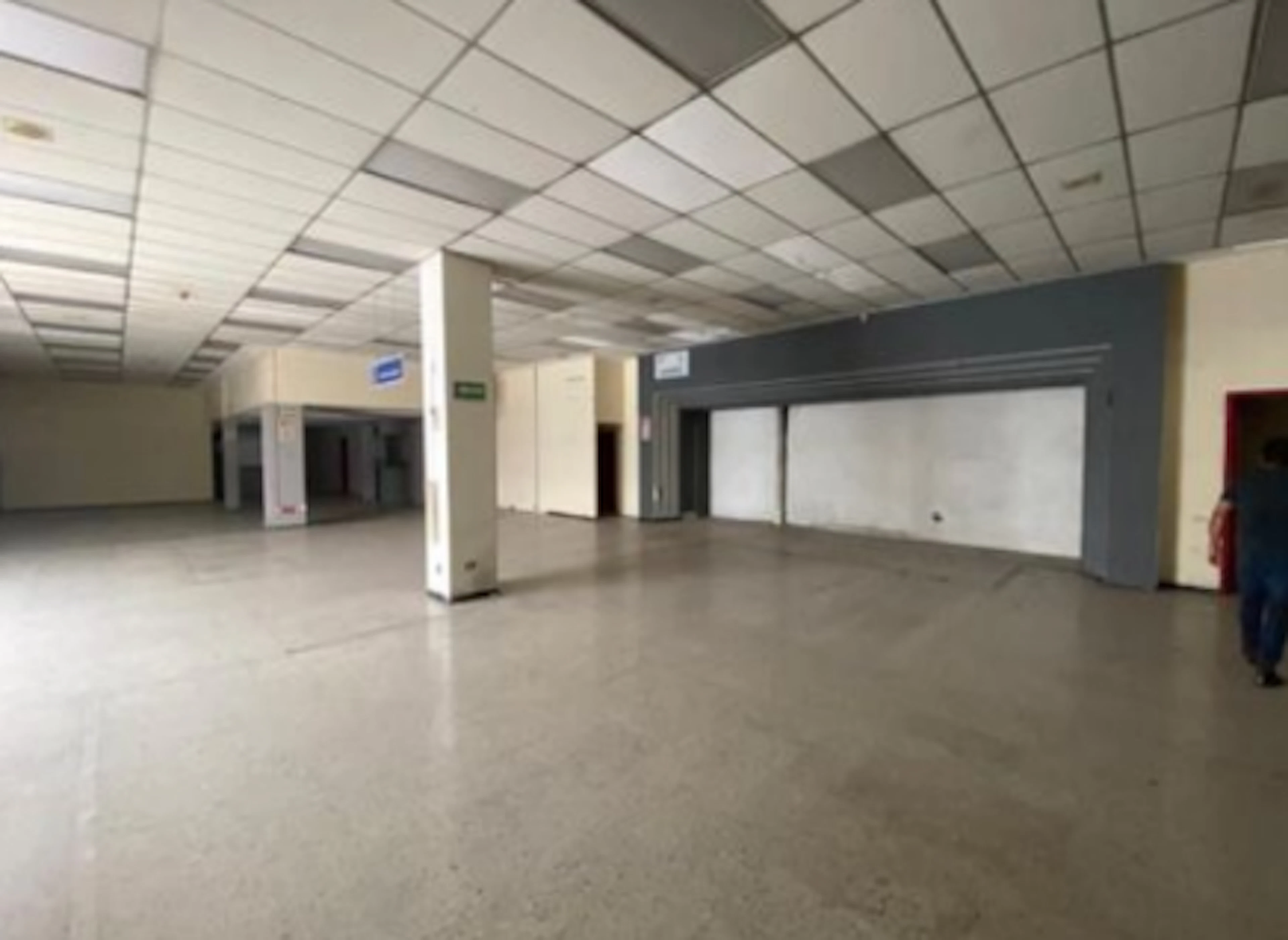 Local Comercial Spot2