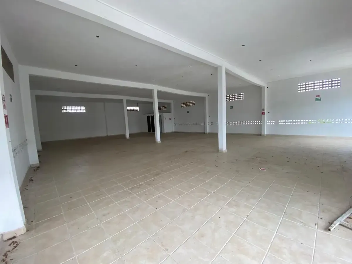 Local Comercial Spot2