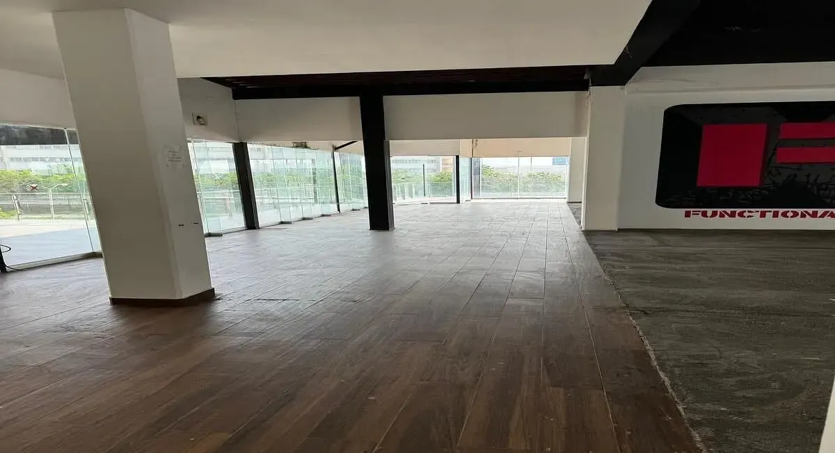 Local Comercial Spot2