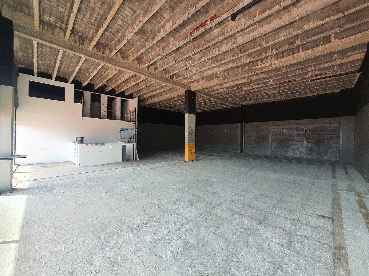 Local Comercial Spot2