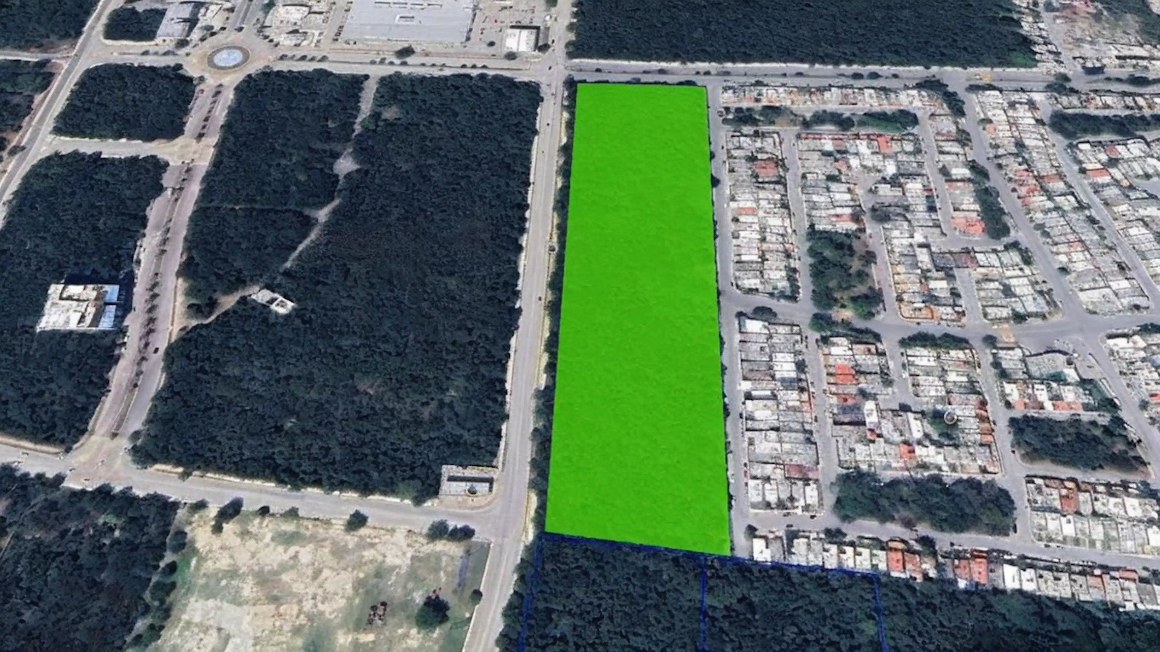 Terreno comercial en venta en Playa del Carmen en esquina