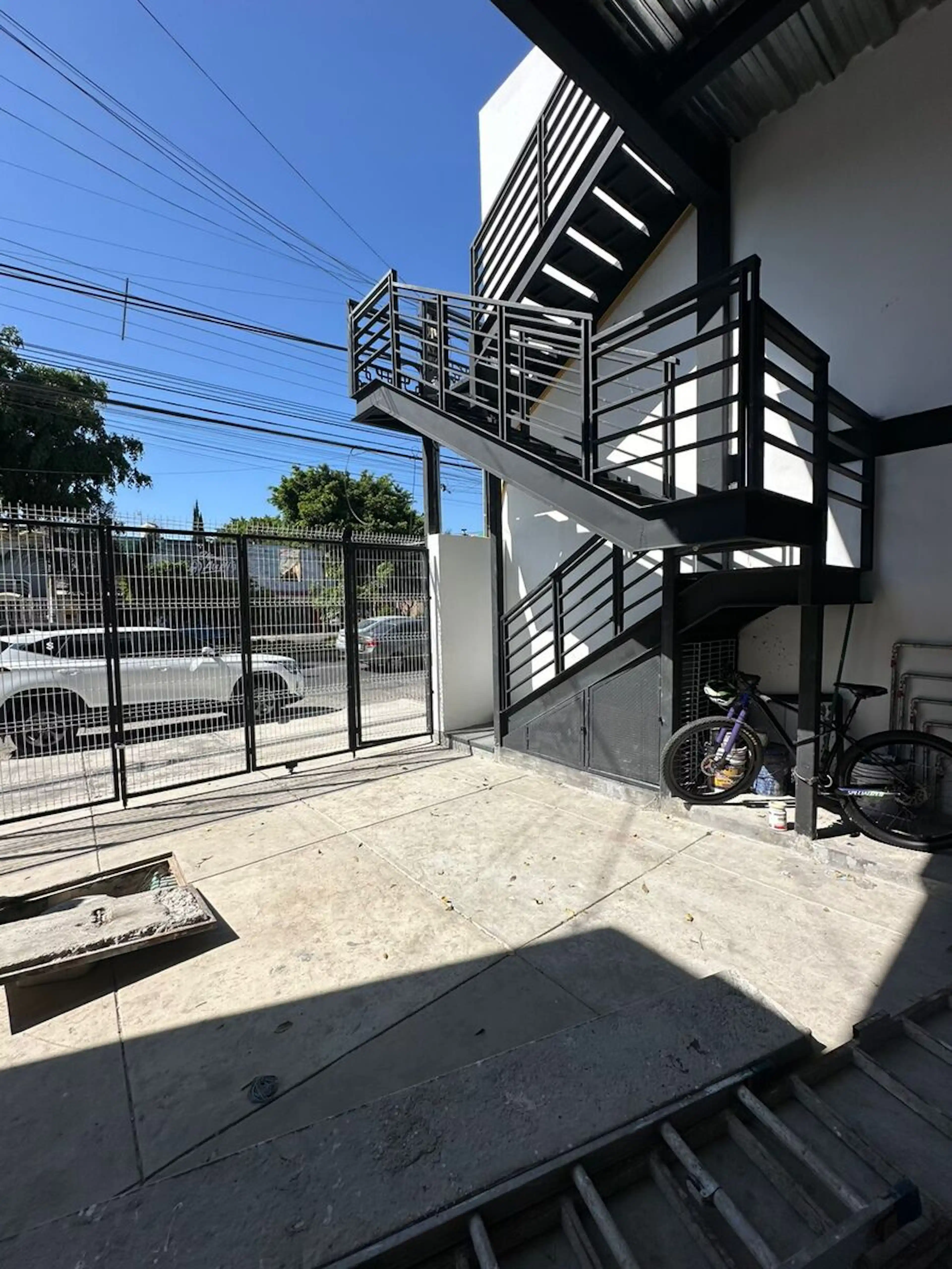 Se RENTA LOCAL COMERCIAL SERVIDOR PUBLICO, Zapopan, Jal