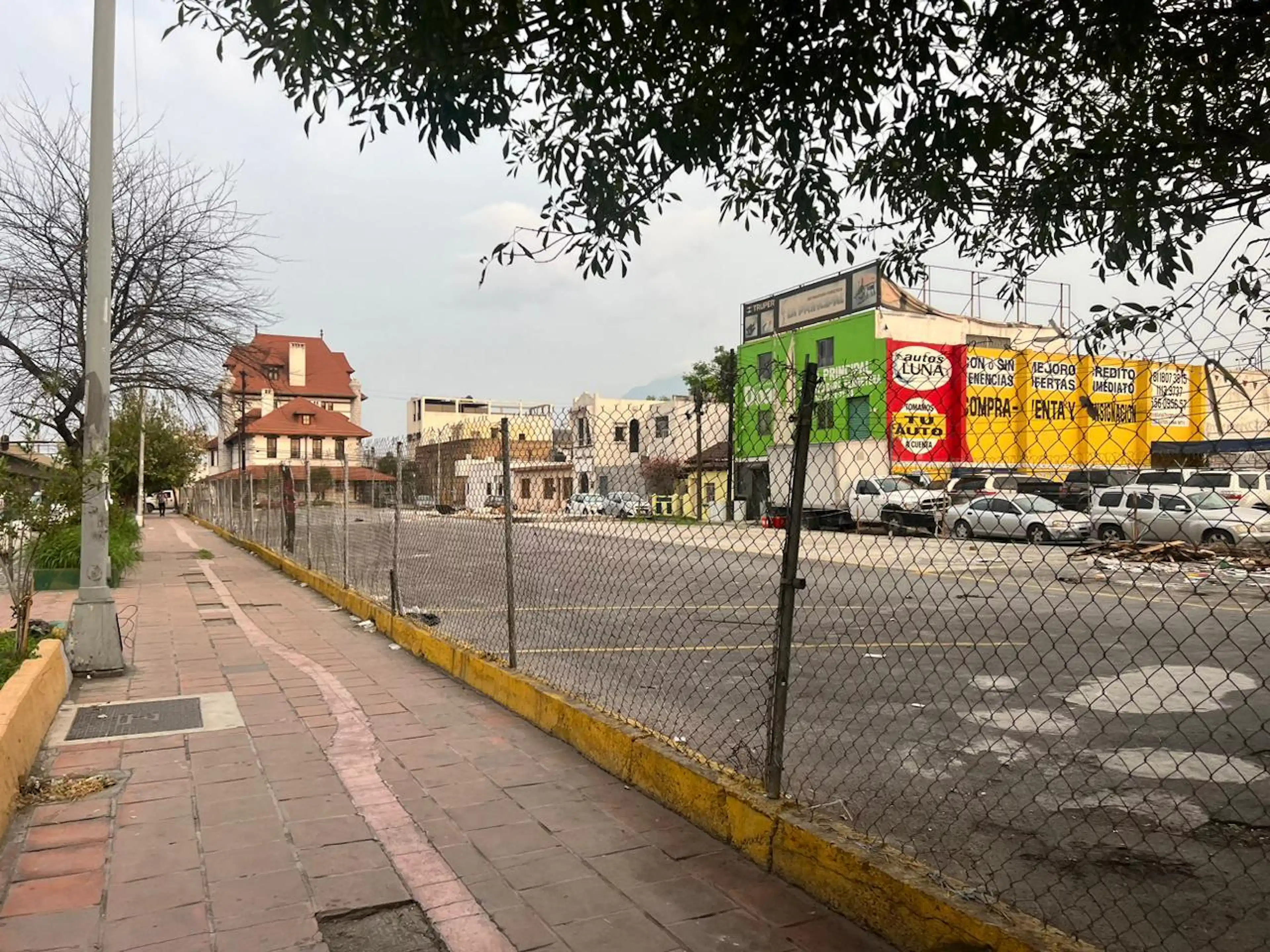 Terreno comercial en  en avenida importante